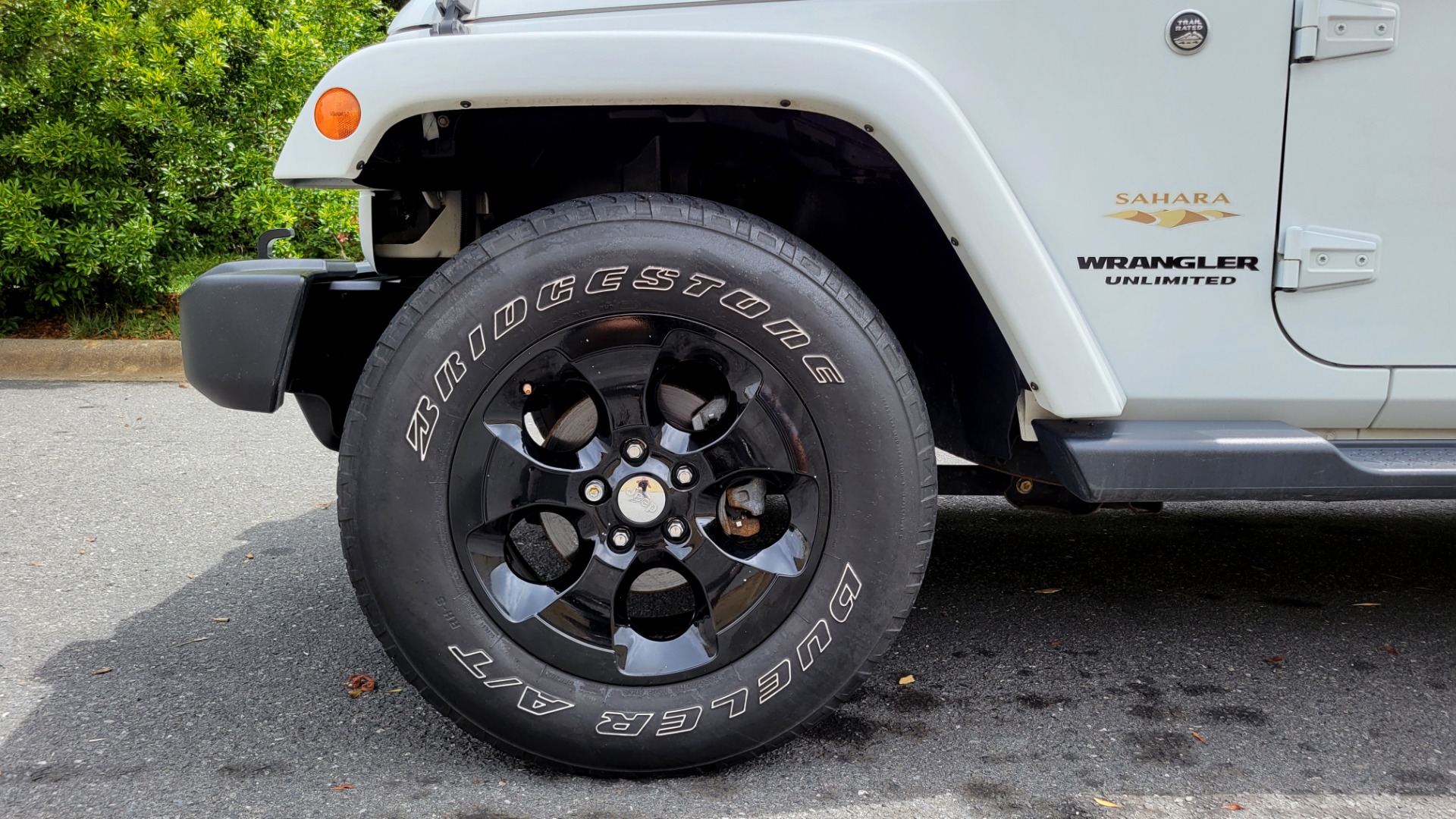 Used 2015 Jeep WRANGLER UNLIMITED SAHARA 4X4 / 3.6L / AUTO / 3-PC HARD-TOP / NAVIGATION for sale $33,995 at Formula Imports in Charlotte NC 28227 81