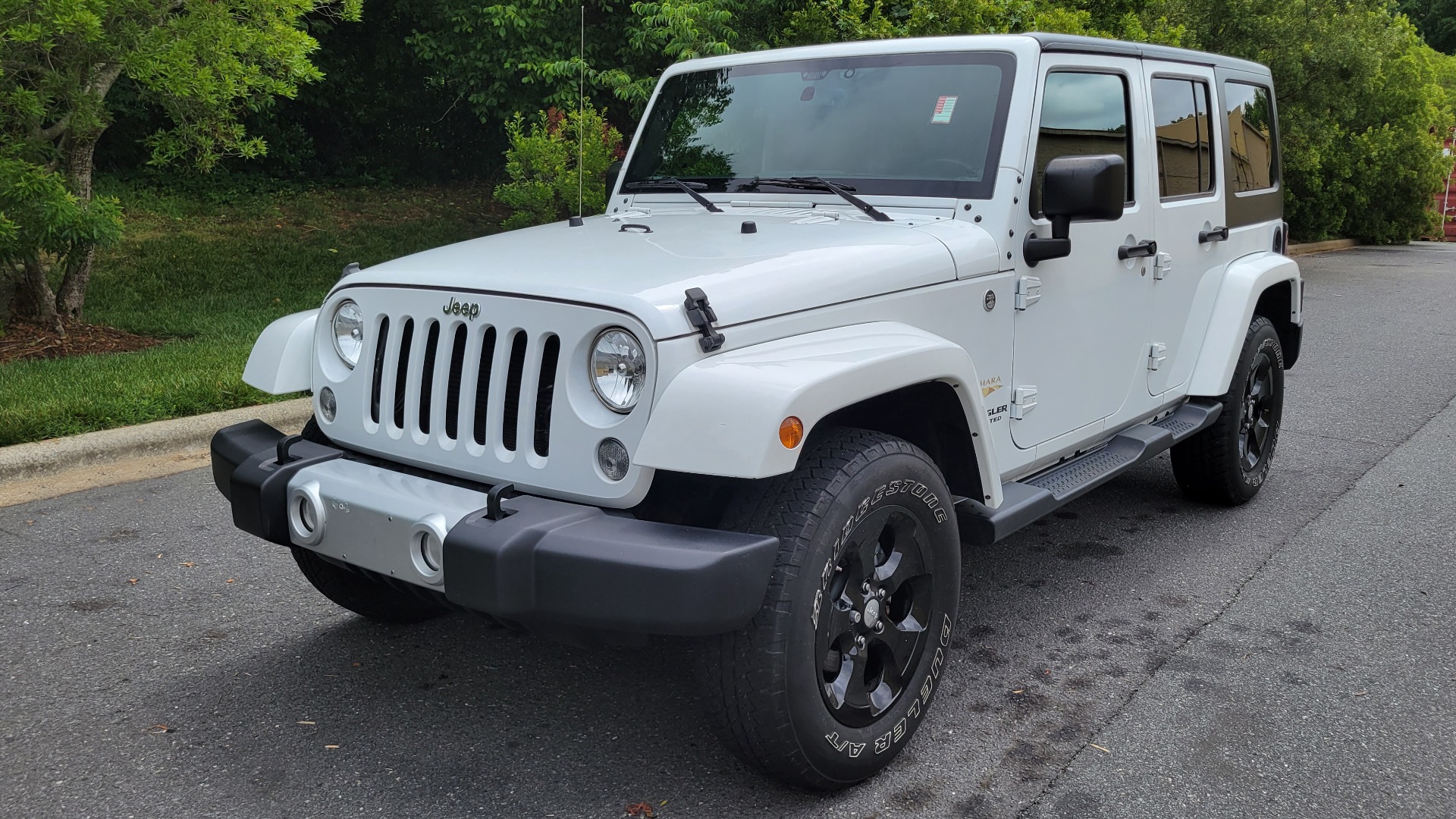 Used 2015 Jeep WRANGLER UNLIMITED SAHARA 4X4 / 3.6L / AUTO / 3-PC HARD-TOP / NAVIGATION for sale $33,995 at Formula Imports in Charlotte NC 28227 1