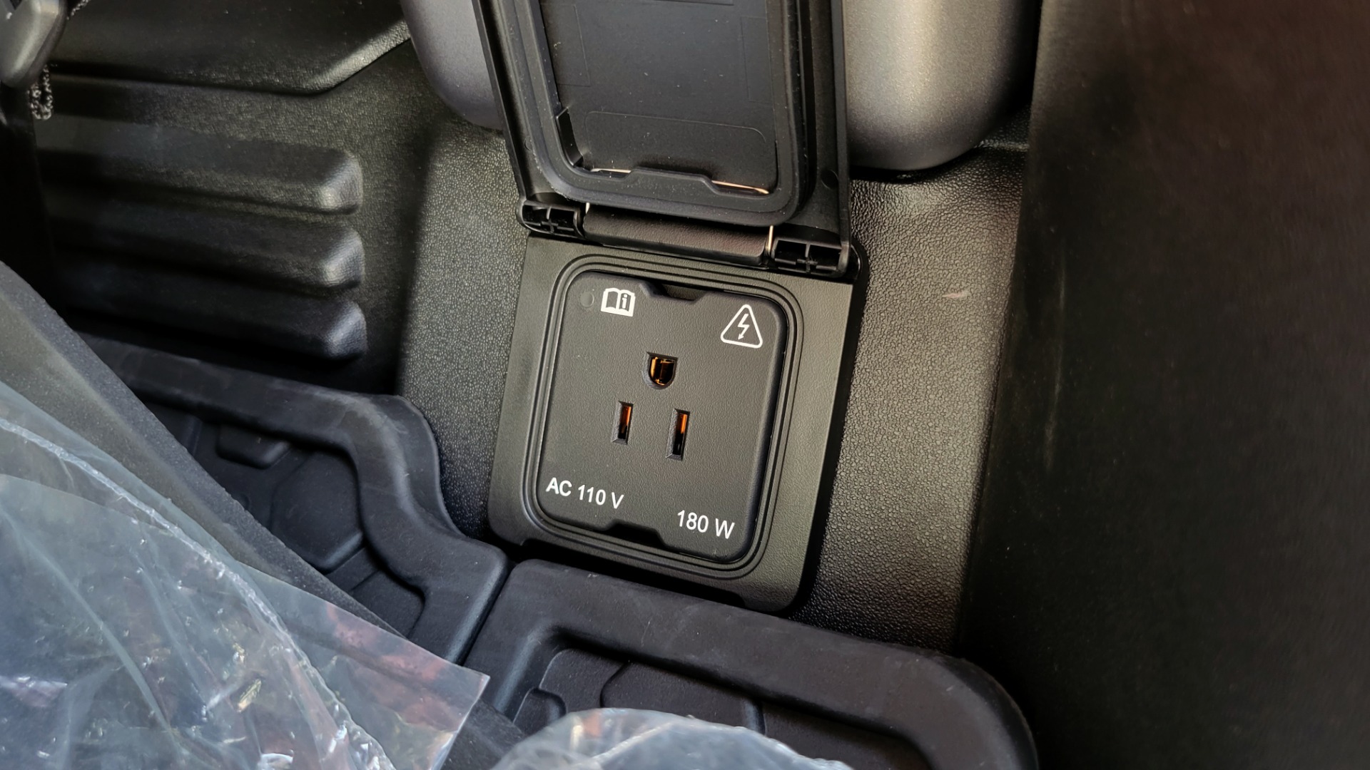 Used 2020 Land Rover Defender X for sale Sold at Formula Imports in Charlotte NC 28227 31