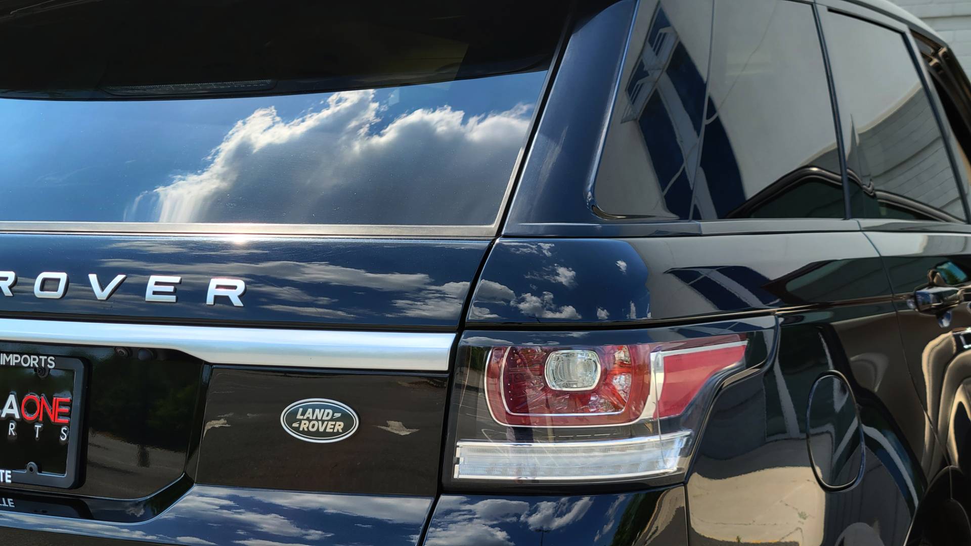 Used 2016 Land Rover RANGE ROVER SPORT HSE / SC V6 / 8-SPD AUTO / VISION & CONV PKG / TOWING PKG for sale Sold at Formula Imports in Charlotte NC 28227 42