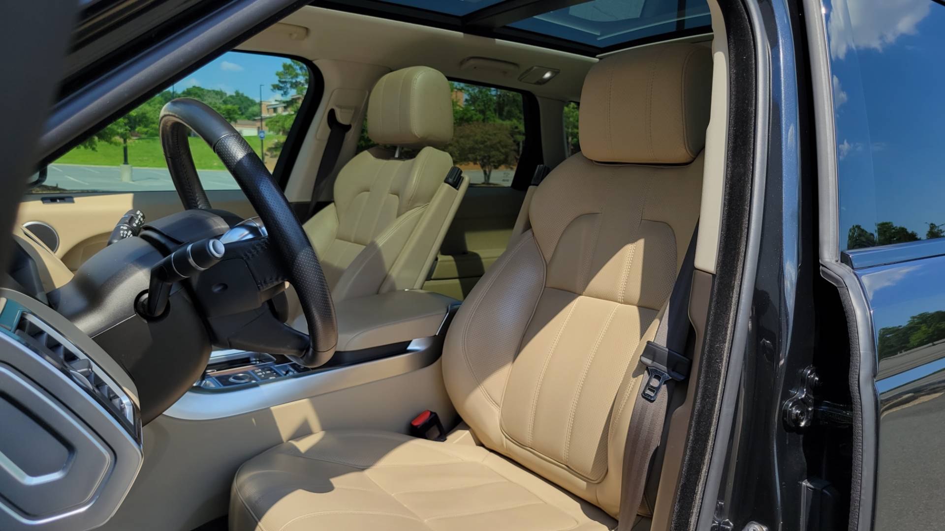 Used 2016 Land Rover RANGE ROVER SPORT HSE / SC V6 / 8-SPD AUTO / VISION & CONV PKG / TOWING PKG for sale Sold at Formula Imports in Charlotte NC 28227 48