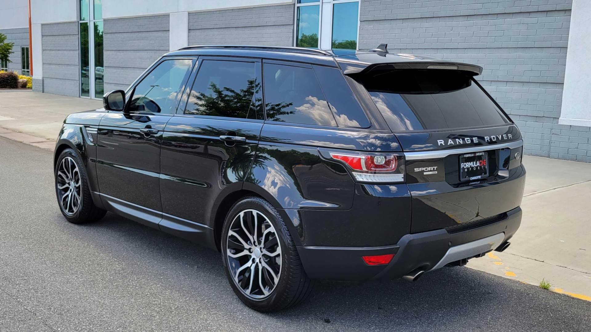 Used 2016 Land Rover RANGE ROVER SPORT HSE / SC V6 / 8-SPD AUTO / VISION & CONV PKG / TOWING PKG for sale Sold at Formula Imports in Charlotte NC 28227 5