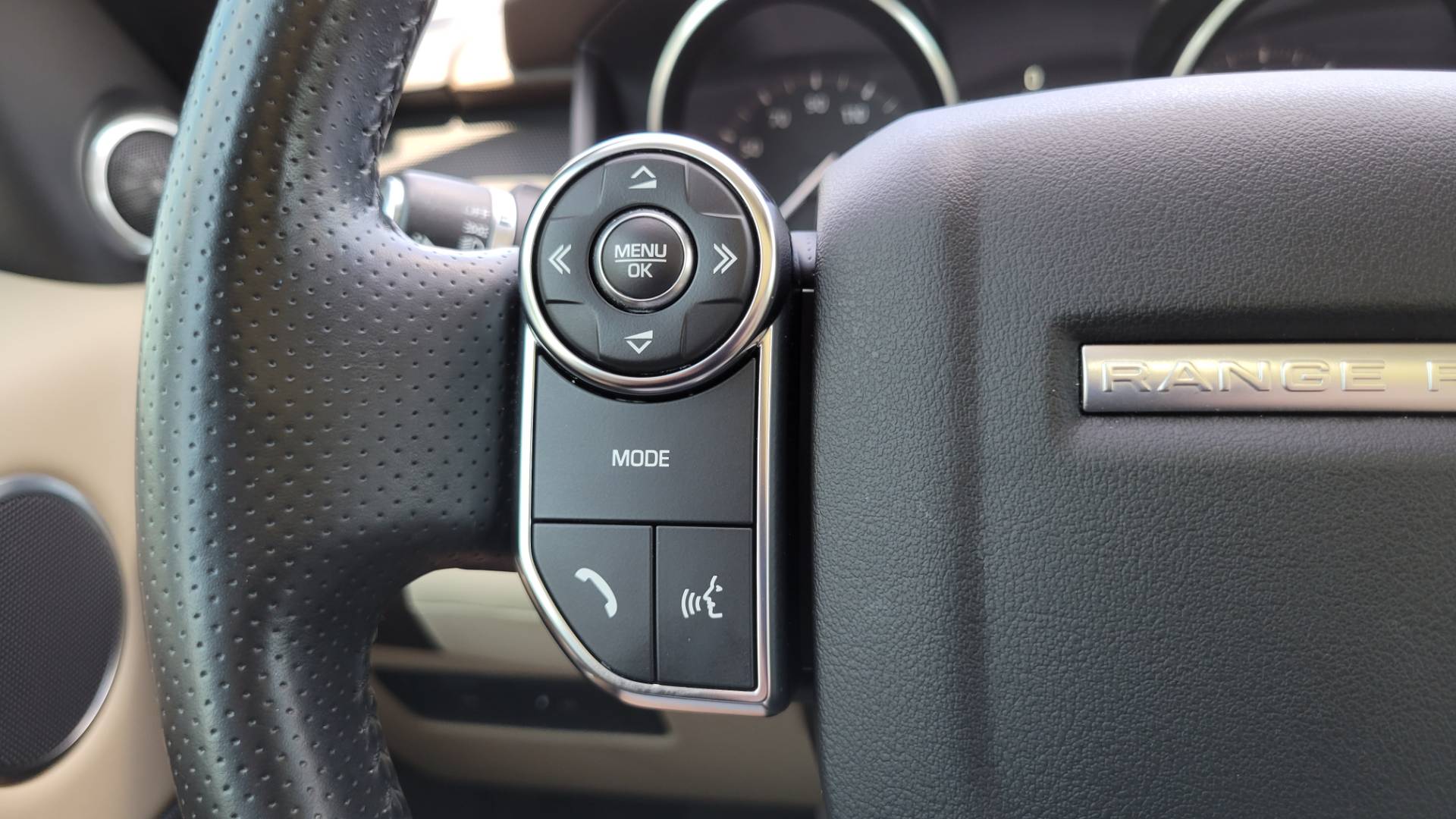 Used 2016 Land Rover RANGE ROVER SPORT HSE / SC V6 / 8-SPD AUTO / VISION & CONV PKG / TOWING PKG for sale Sold at Formula Imports in Charlotte NC 28227 53