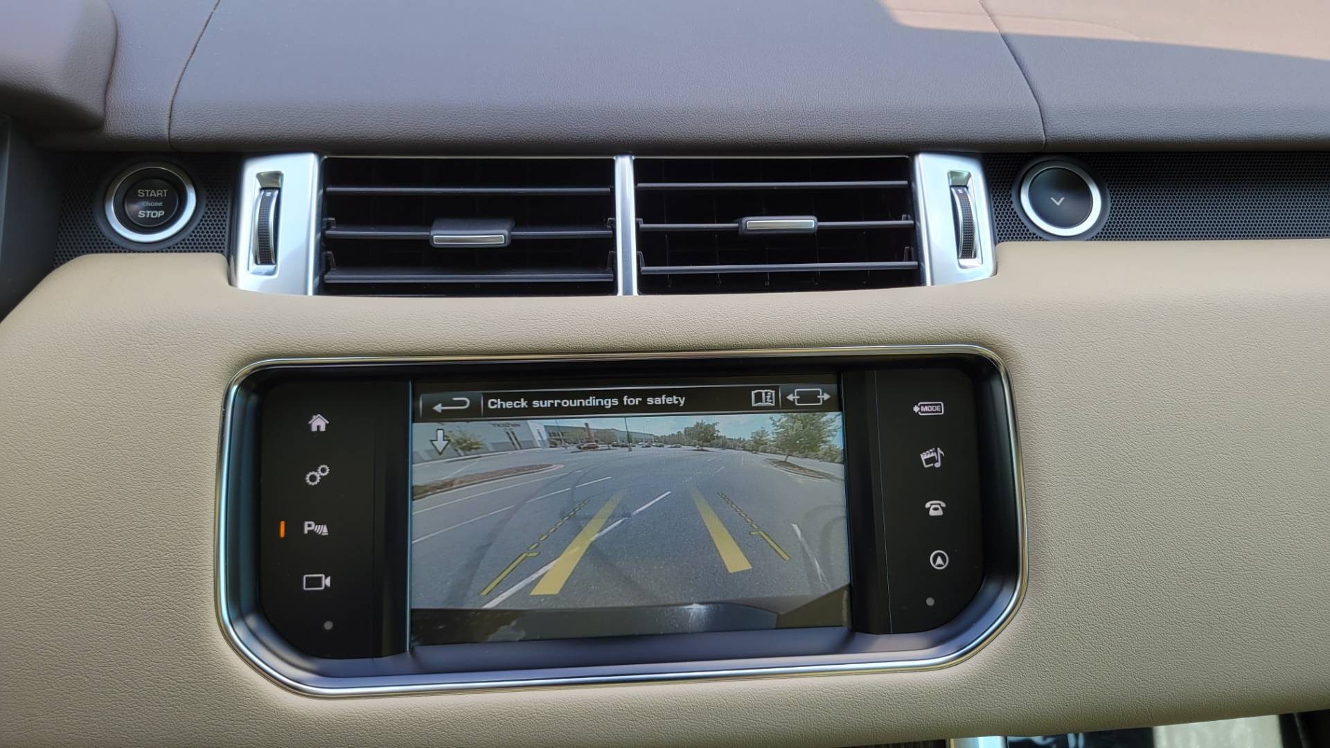 Used 2016 Land Rover RANGE ROVER SPORT HSE / SC V6 / 8-SPD AUTO / VISION & CONV PKG / TOWING PKG for sale $41,995 at Formula Imports in Charlotte NC 28227 63