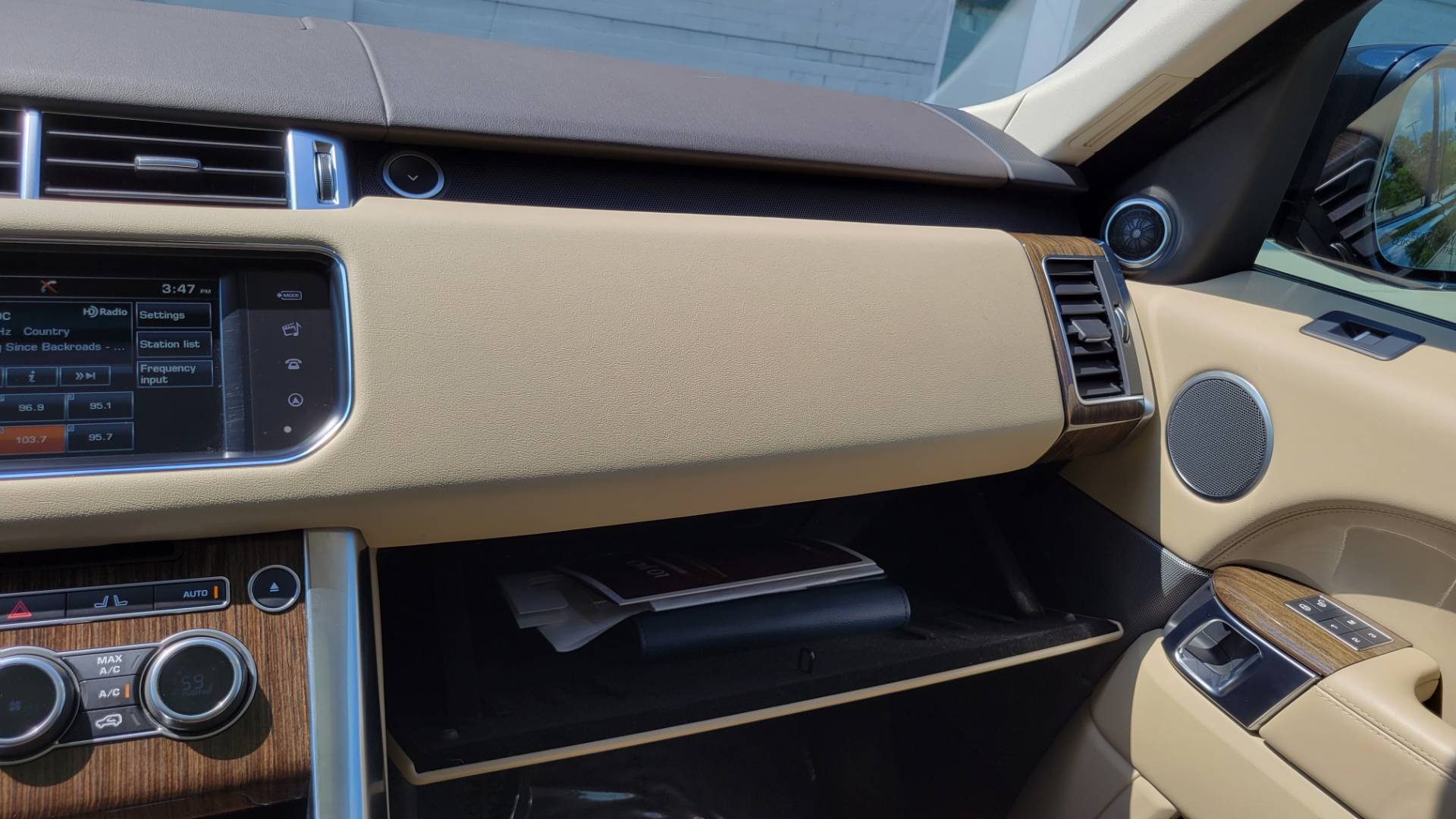 Used 2016 Land Rover RANGE ROVER SPORT HSE / SC V6 / 8-SPD AUTO / VISION & CONV PKG / TOWING PKG for sale $41,995 at Formula Imports in Charlotte NC 28227 68