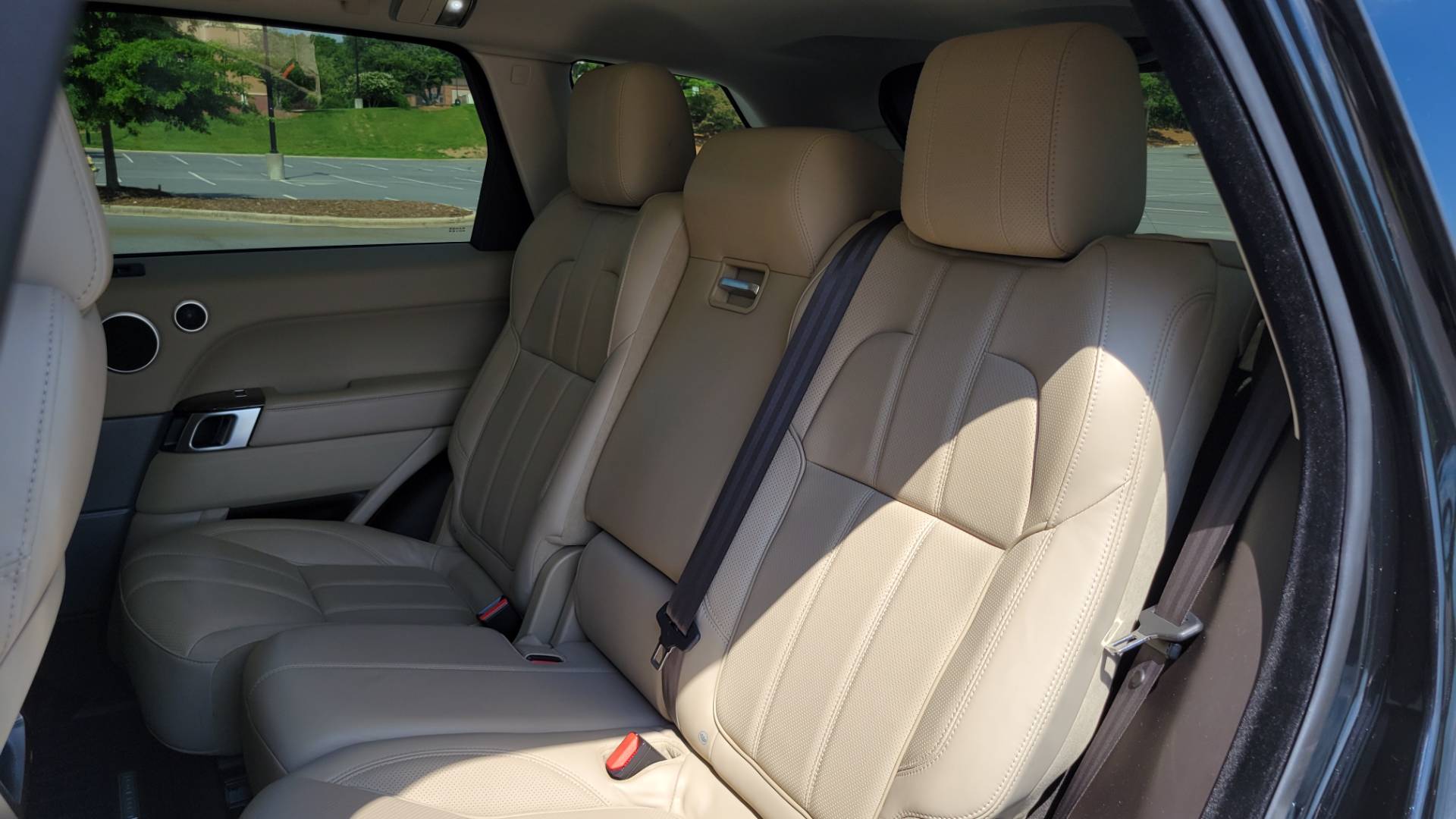 Used 2016 Land Rover RANGE ROVER SPORT HSE / SC V6 / 8-SPD AUTO / VISION & CONV PKG / TOWING PKG for sale Sold at Formula Imports in Charlotte NC 28227 79