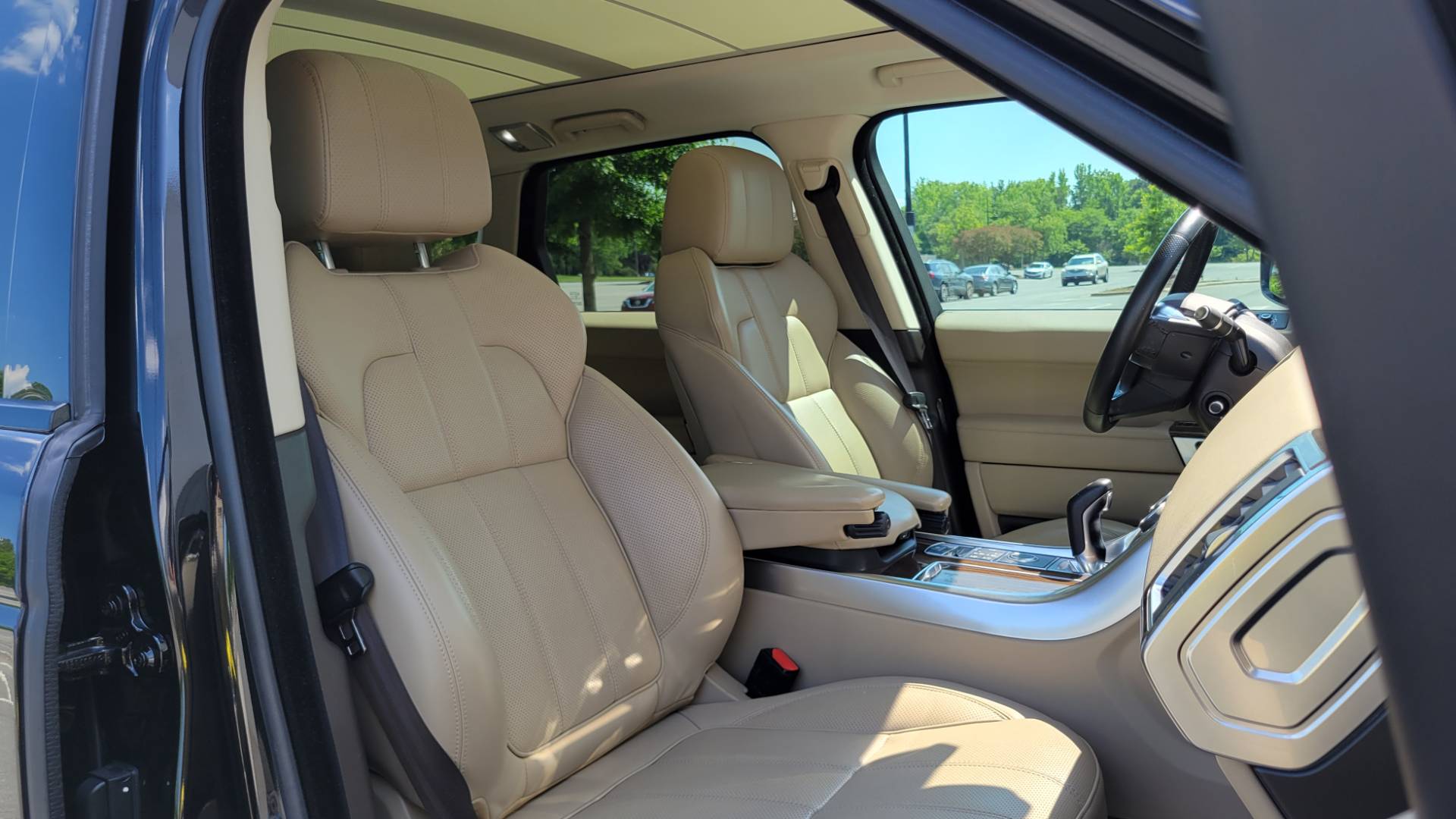 Used 2016 Land Rover RANGE ROVER SPORT HSE / SC V6 / 8-SPD AUTO / VISION & CONV PKG / TOWING PKG for sale Sold at Formula Imports in Charlotte NC 28227 83
