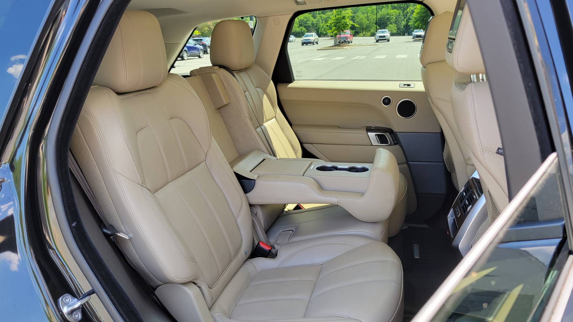 Used 2016 Land Rover RANGE ROVER SPORT HSE / SC V6 / 8-SPD AUTO / VISION & CONV PKG / TOWING PKG for sale Sold at Formula Imports in Charlotte NC 28227 89