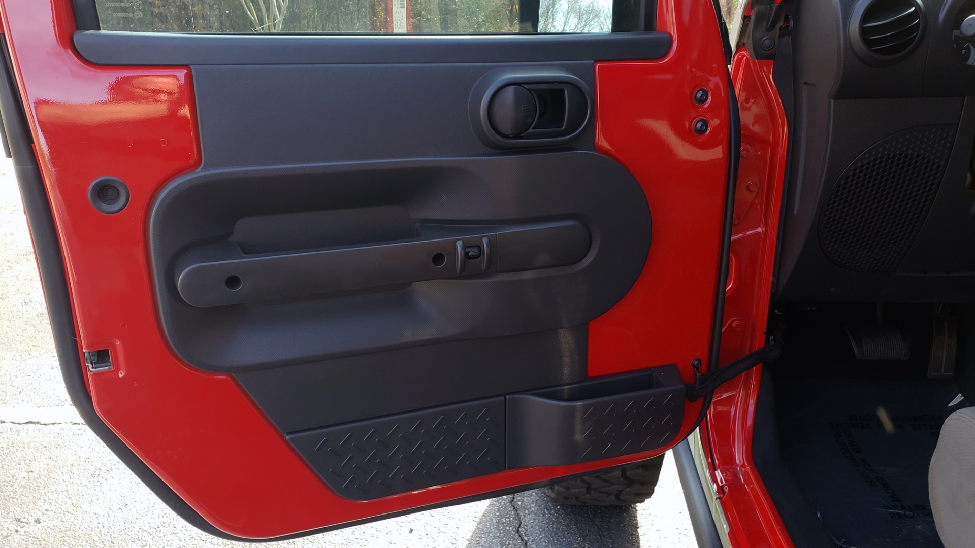 Used 2009 Jeep WRANGLER UNLIMITED 4X4 / FREEDOM TOP / CUSTOM RUBICON for sale Sold at Formula Imports in Charlotte NC 28227 33
