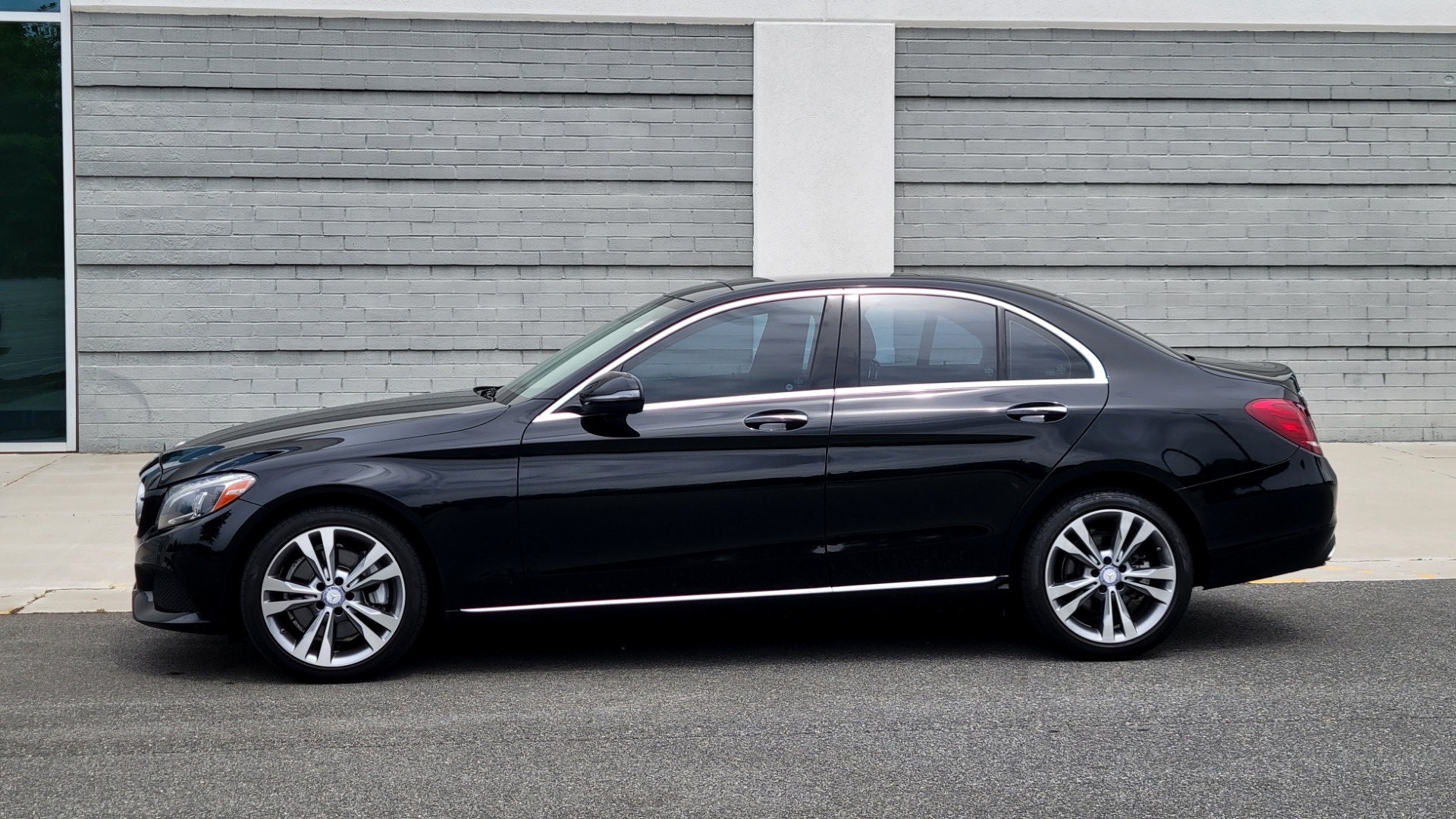Used 2017 Mercedes-Benz C-CLASS C 300 4MATIC SEDAN / PREMIUM / BSA / BURMESTER / PANO-ROOF for sale $26,995 at Formula Imports in Charlotte NC 28227 4