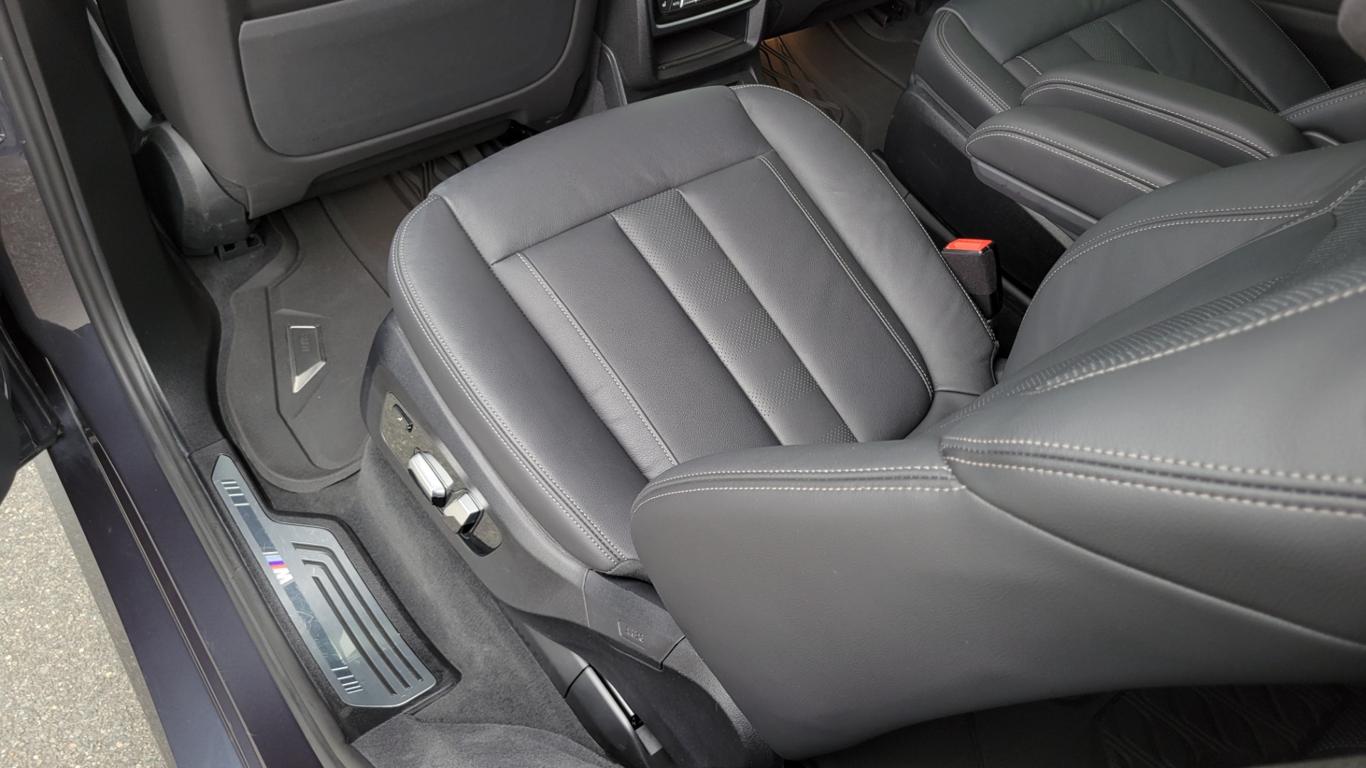 Used 2019 BMW X7 XDRIVE40I M-SPORT / PREMIUM / CLD THR / PARK ASST / DRVR ASST / SKY LOUNGE for sale $64,395 at Formula Imports in Charlotte NC 28227 69