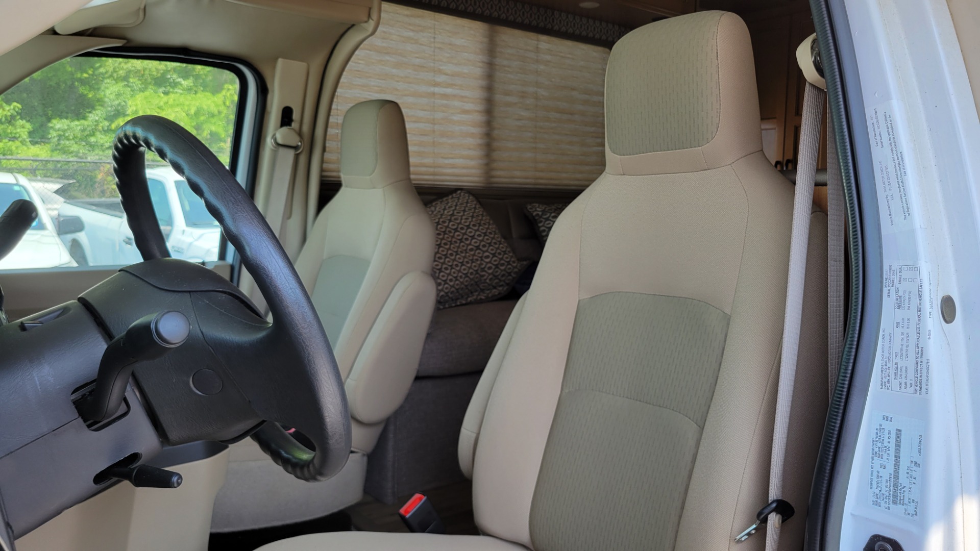 Used 2017 Ford E-SERIES CUTAWAY E-450 26H FREEDOM ELITE MOTORHOME / 6.8L V10 / ROOF LADDER for sale Sold at Formula Imports in Charlotte NC 28227 56