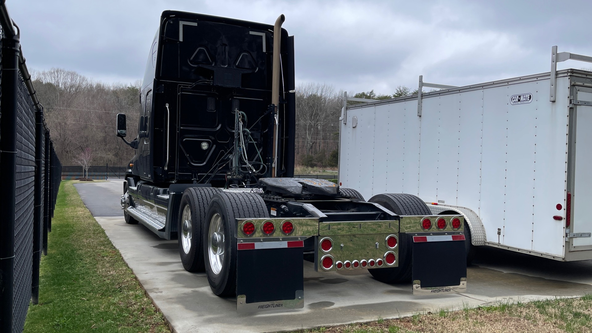 Used 2015 Freightliner CASCADIA ROAD TRACTOR / DETROIT 505HP / 13-SPEED / HTD & CLD STS / FRIG for sale Sold at Formula Imports in Charlotte NC 28227 3
