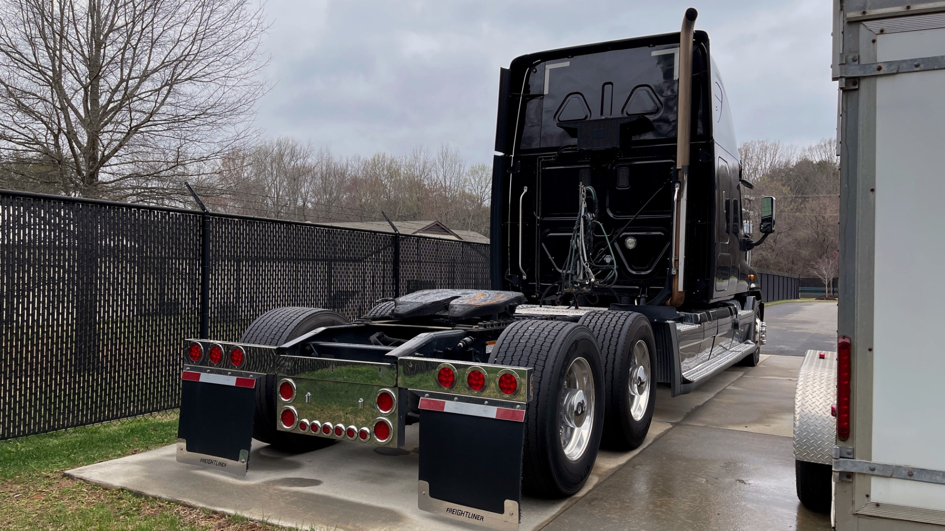 Used 2015 Freightliner CASCADIA ROAD TRACTOR / DETROIT 505HP / 13-SPEED / HTD & CLD STS / FRIG for sale Sold at Formula Imports in Charlotte NC 28227 4
