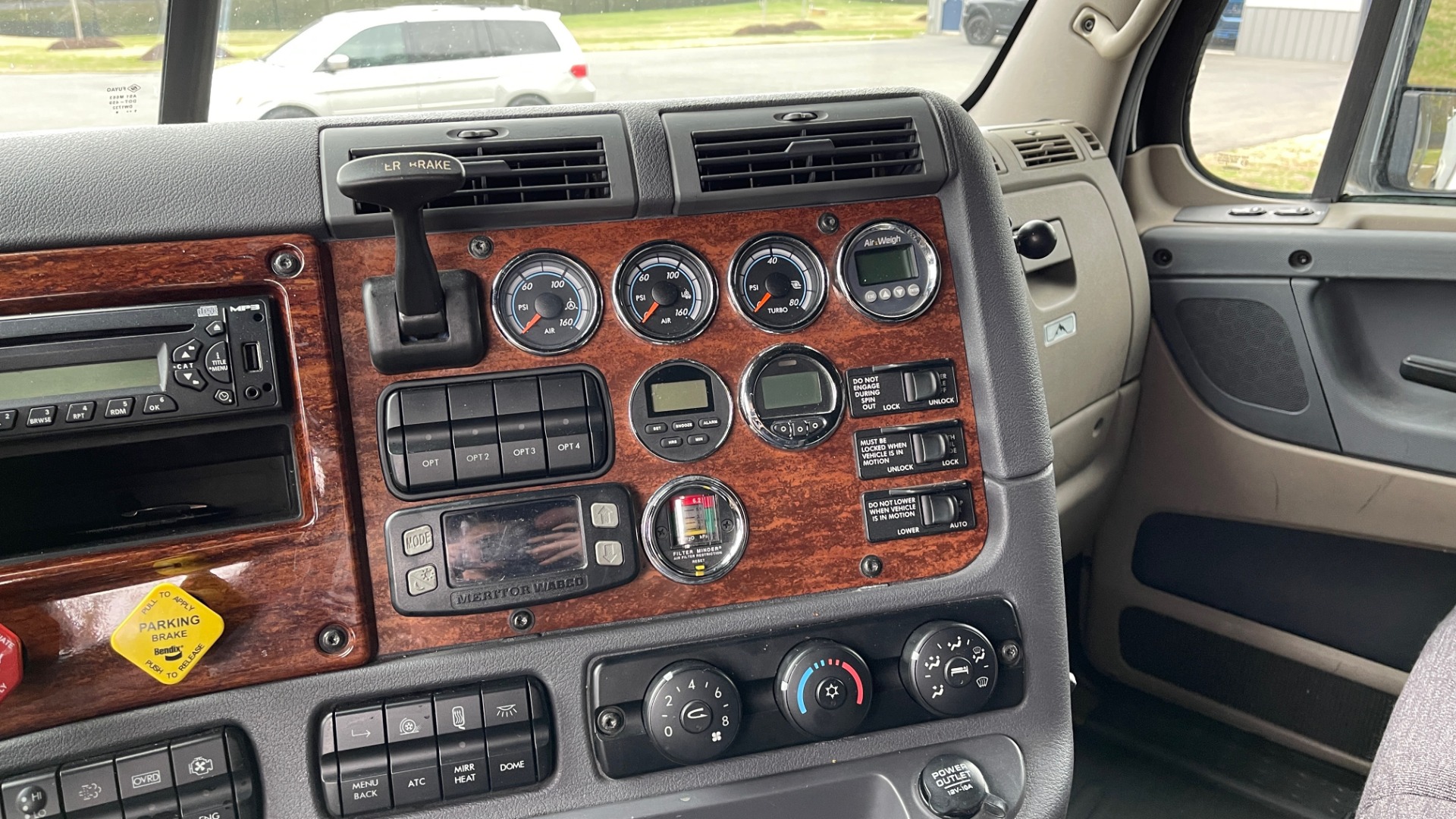 Used 2015 Freightliner CASCADIA ROAD TRACTOR / DETROIT 505HP / 13-SPEED / HTD & CLD STS / FRIG for sale Sold at Formula Imports in Charlotte NC 28227 55