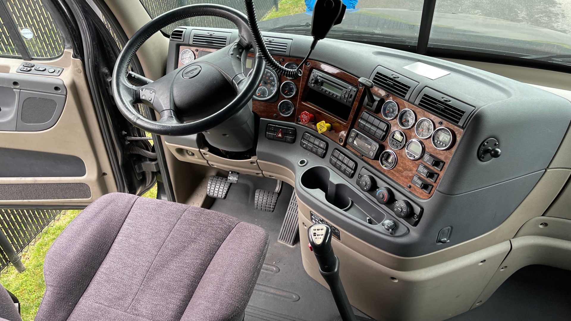 Used 2015 Freightliner CASCADIA ROAD TRACTOR / DETROIT 505HP / 13-SPEED / HTD & CLD STS / FRIG for sale Sold at Formula Imports in Charlotte NC 28227 56