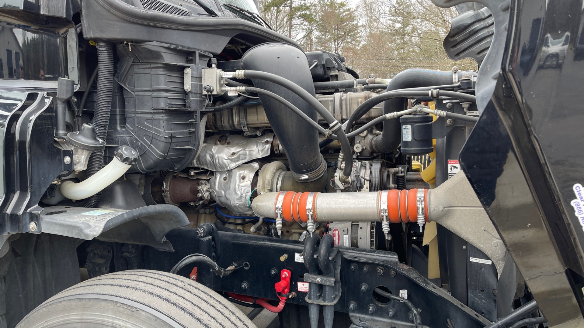 Used 2015 Freightliner CASCADIA ROAD TRACTOR / DETROIT 505HP / 13-SPEED / HTD & CLD STS / FRIG for sale Sold at Formula Imports in Charlotte NC 28227 82