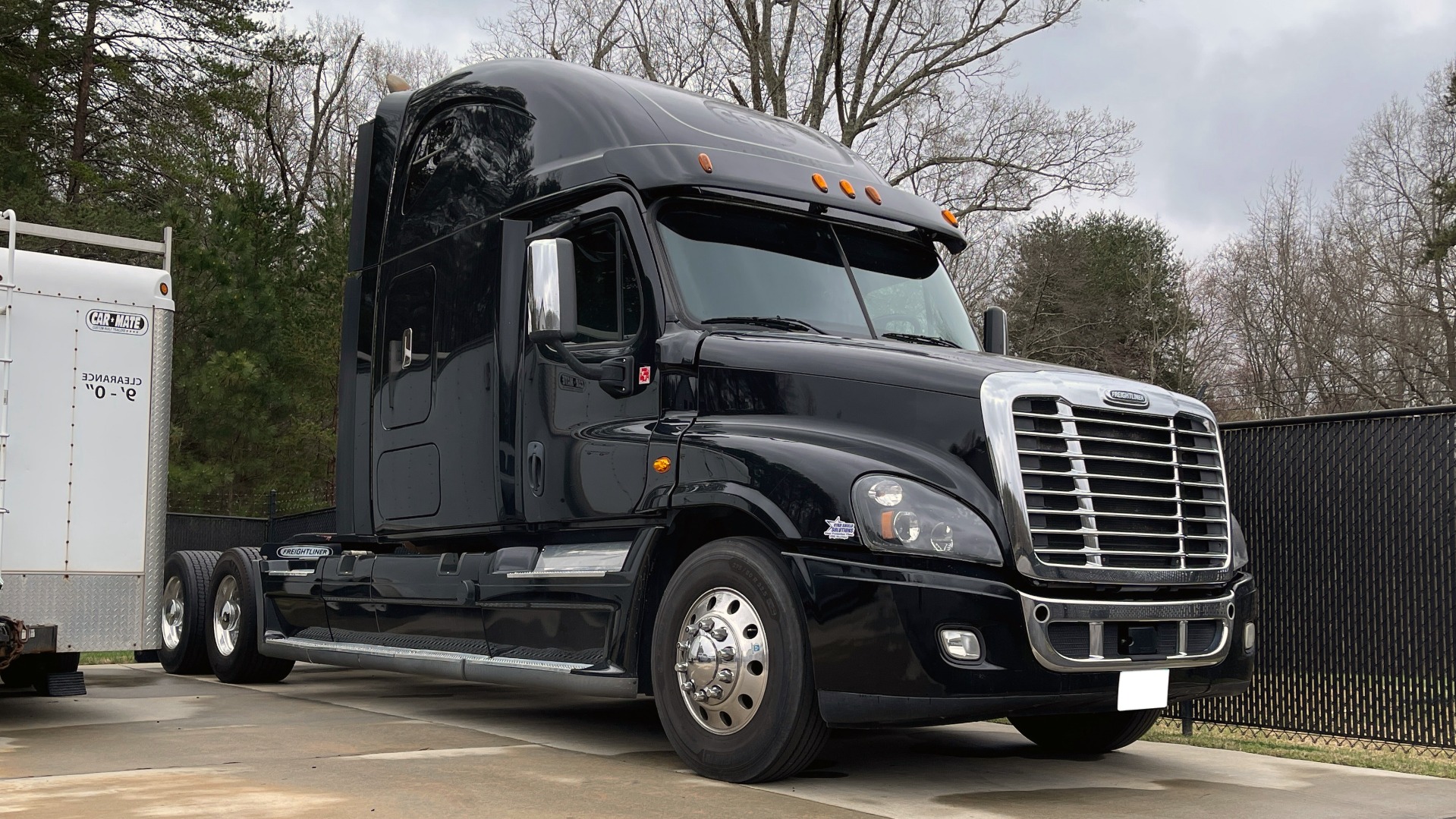 Used 2015 Freightliner CASCADIA ROAD TRACTOR / DETROIT 505HP / 13-SPEED / HTD & CLD STS / FRIG for sale Sold at Formula Imports in Charlotte NC 28227 1