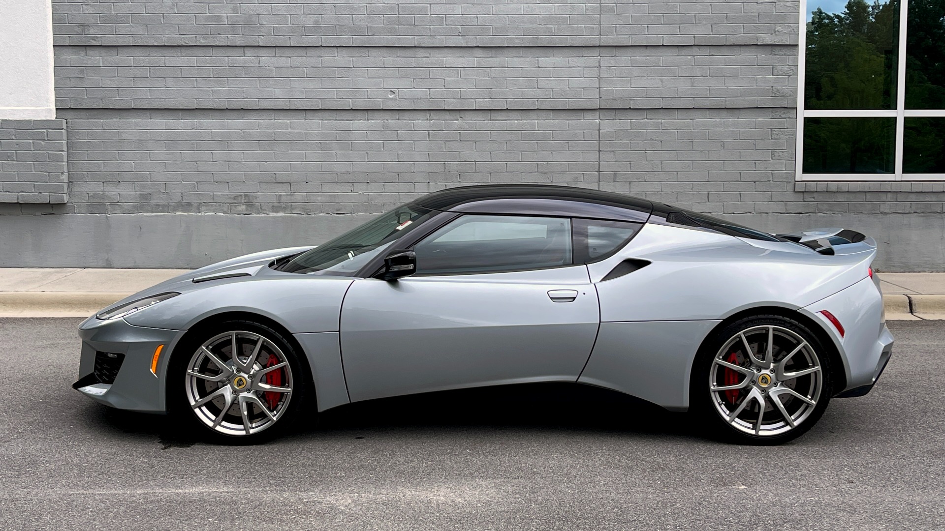 Used 2017 Lotus EVORA 400 6-SPEED MANUAL / AIR COND / BLUETOOTH / REARVIEW for sale Sold at Formula Imports in Charlotte NC 28227 6
