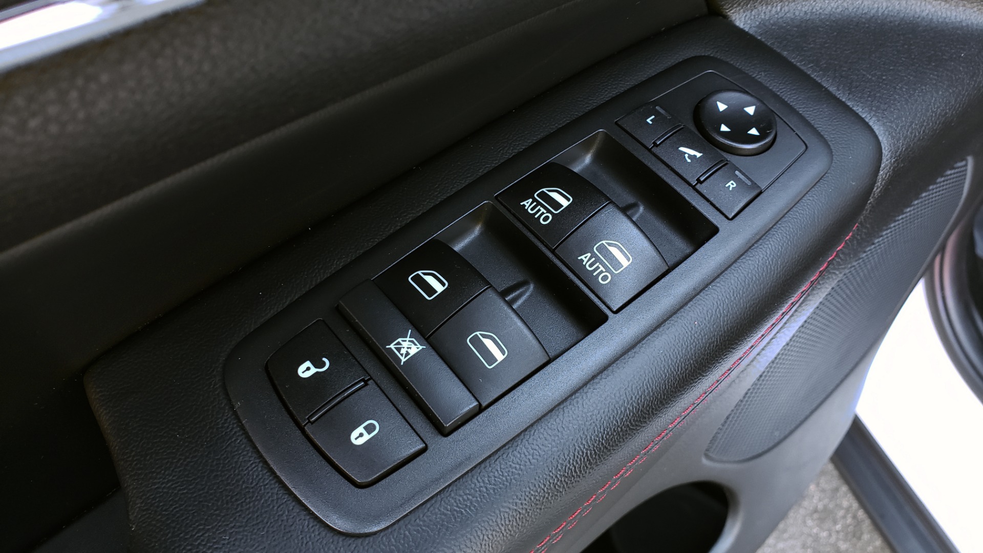 Used 2018 Jeep GRAND CHEROKEE TRAILHAWK 4X4 / NAV / REARVIEW / V6 / AUTO for sale Sold at Formula Imports in Charlotte NC 28227 29