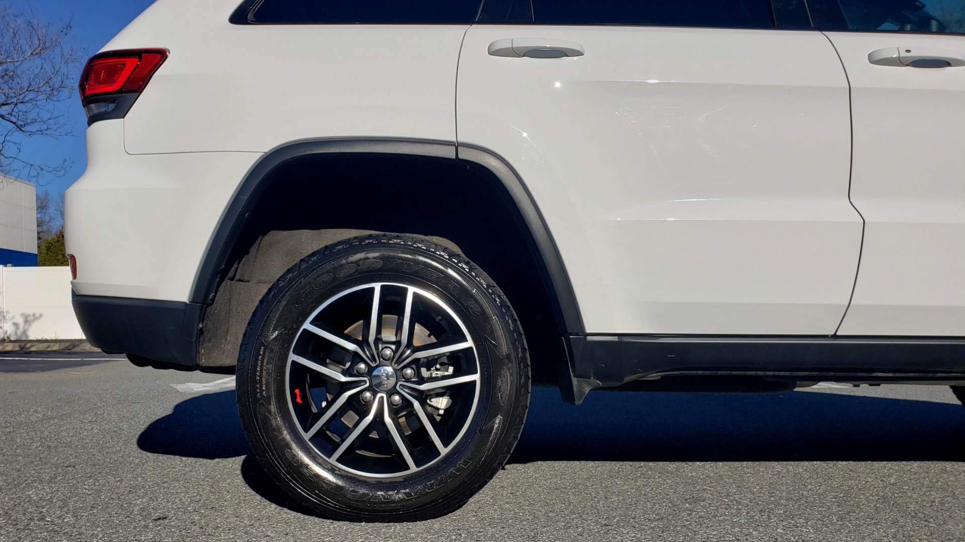 Used 2018 Jeep GRAND CHEROKEE TRAILHAWK 4X4 / NAV / REARVIEW / V6 / AUTO for sale Sold at Formula Imports in Charlotte NC 28227 82