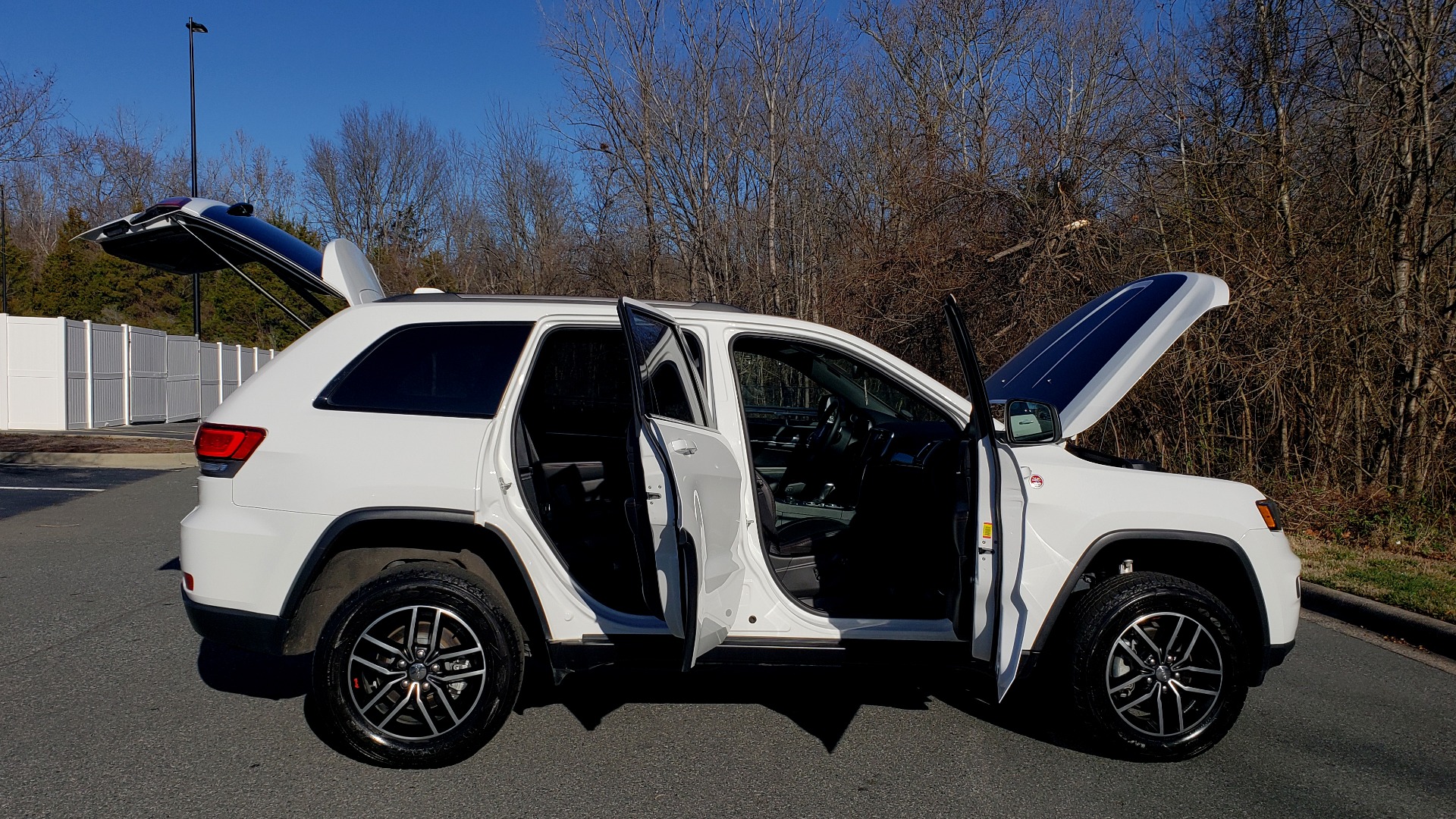 Used 2018 Jeep GRAND CHEROKEE TRAILHAWK 4X4 / NAV / REARVIEW / V6 / AUTO for sale Sold at Formula Imports in Charlotte NC 28227 9