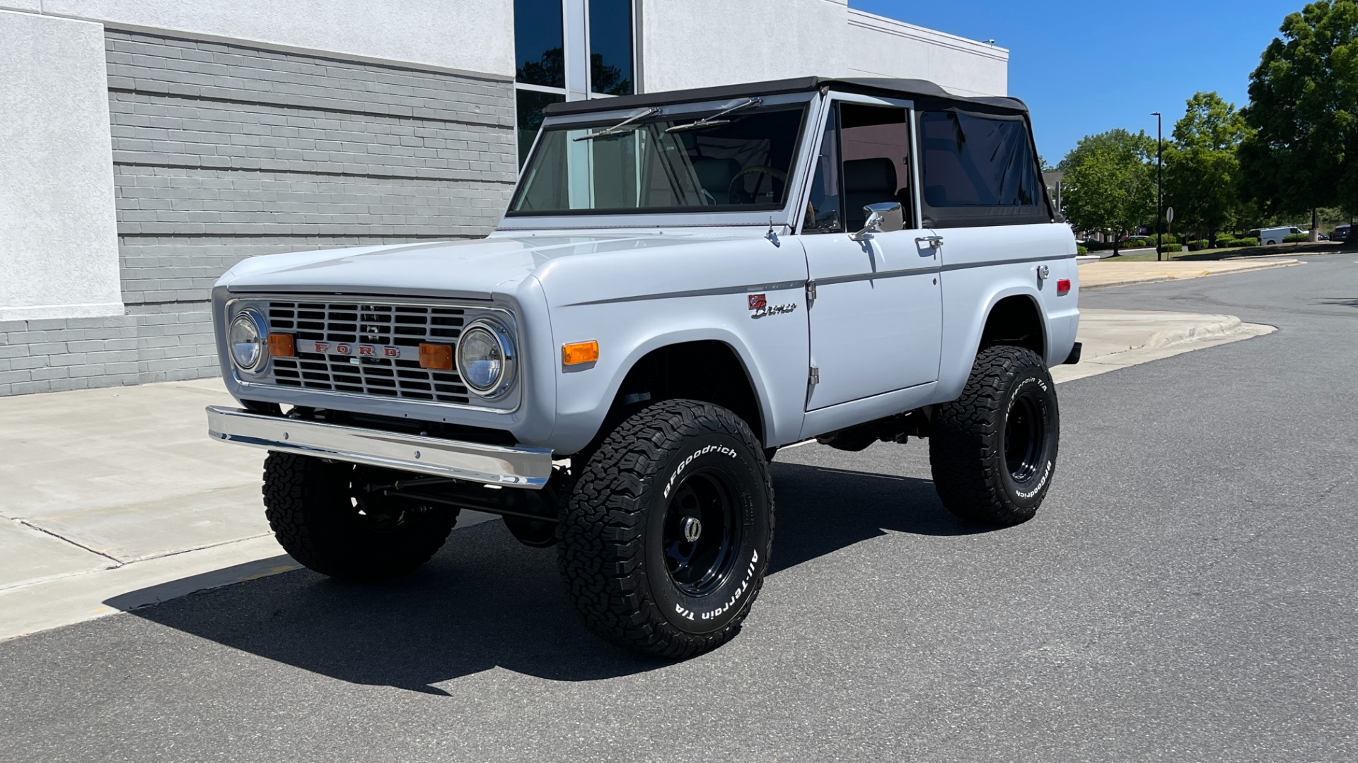 Used 1976 Ford BRONCO RESTO-MOD 4X4 / COYOTE 5.0L / AUTO / HTD STS / ALL NEW / LOW MILES for sale Sold at Formula Imports in Charlotte NC 28227 2