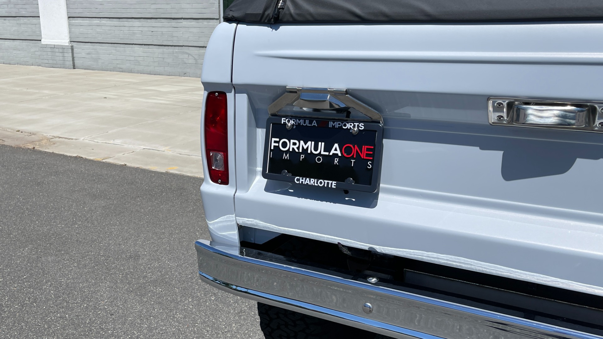 Used 1976 Ford BRONCO RESTO-MOD 4X4 / COYOTE 5.0L / AUTO / HTD STS / ALL NEW / LOW MILES for sale Sold at Formula Imports in Charlotte NC 28227 34