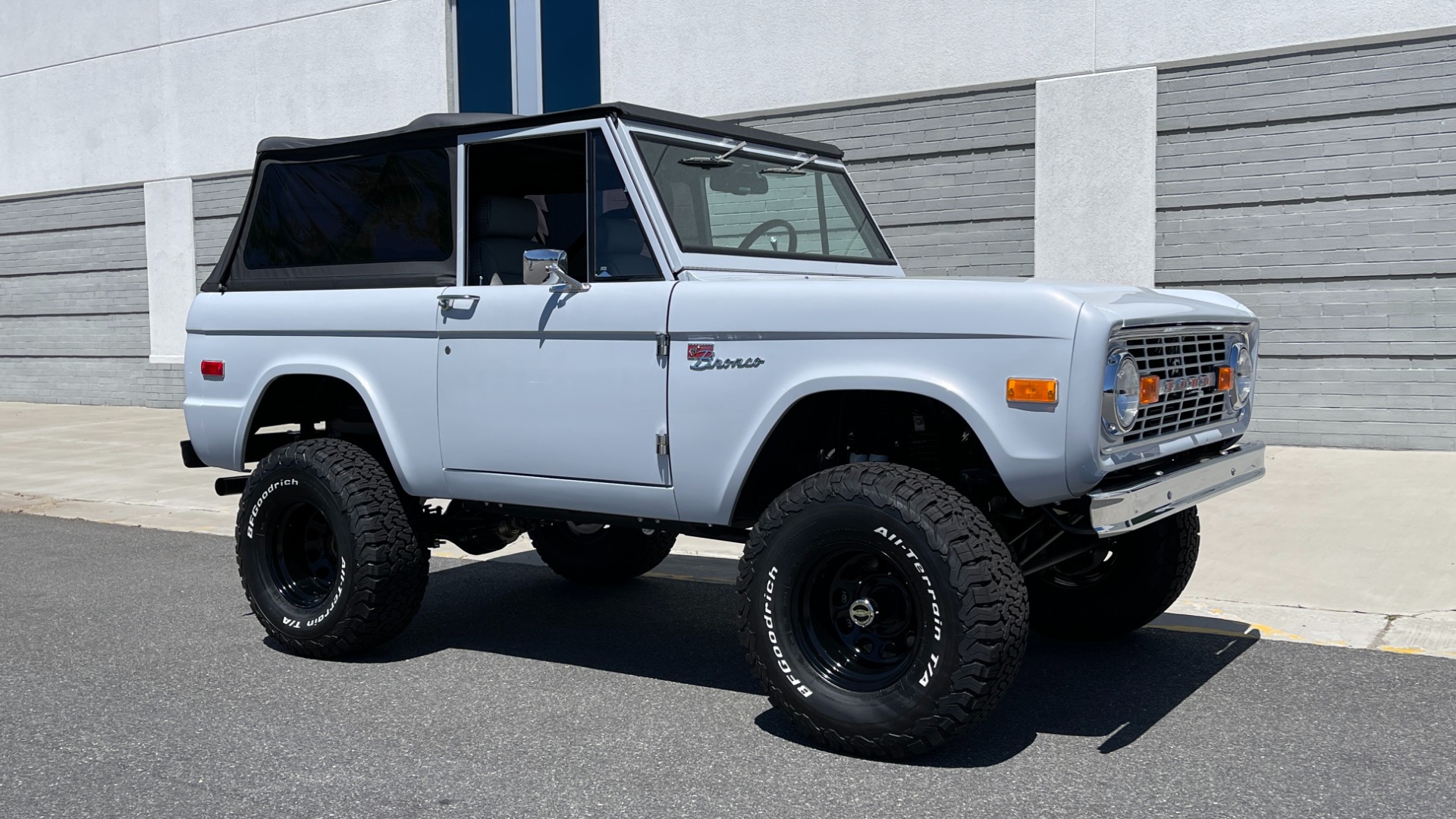 Used 1976 Ford BRONCO RESTO-MOD 4X4 / COYOTE 5.0L / AUTO / HTD STS / ALL NEW / LOW MILES for sale $239,999 at Formula Imports in Charlotte NC 28227 5