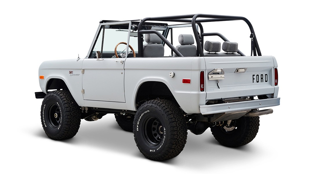 Used 1976 Ford BRONCO RESTO-MOD 4X4 / COYOTE 5.0L / AUTO / HTD STS / ALL NEW / LOW MILES for sale $239,999 at Formula Imports in Charlotte NC 28227 91