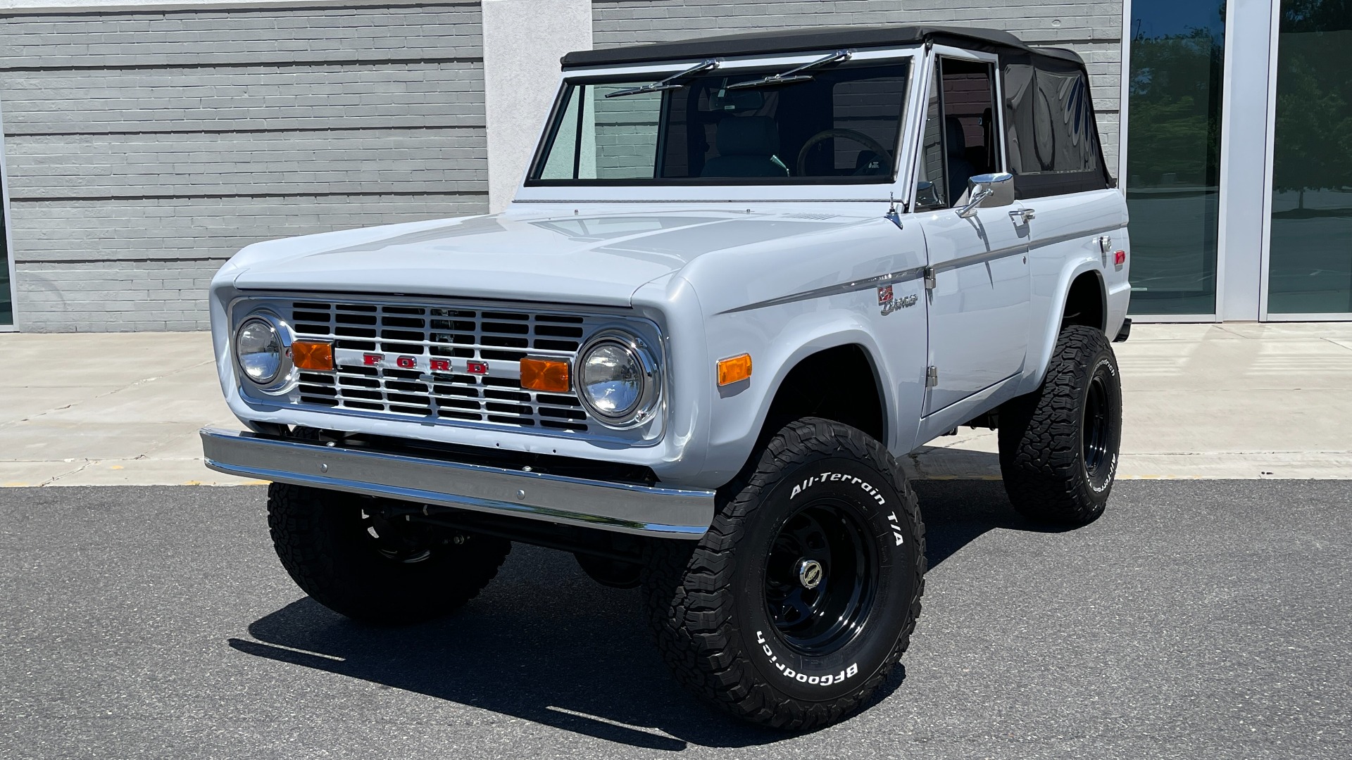Used 1976 Ford BRONCO RESTO-MOD 4X4 / COYOTE 5.0L / AUTO / HTD STS / ALL NEW / LOW MILES for sale Sold at Formula Imports in Charlotte NC 28227 1