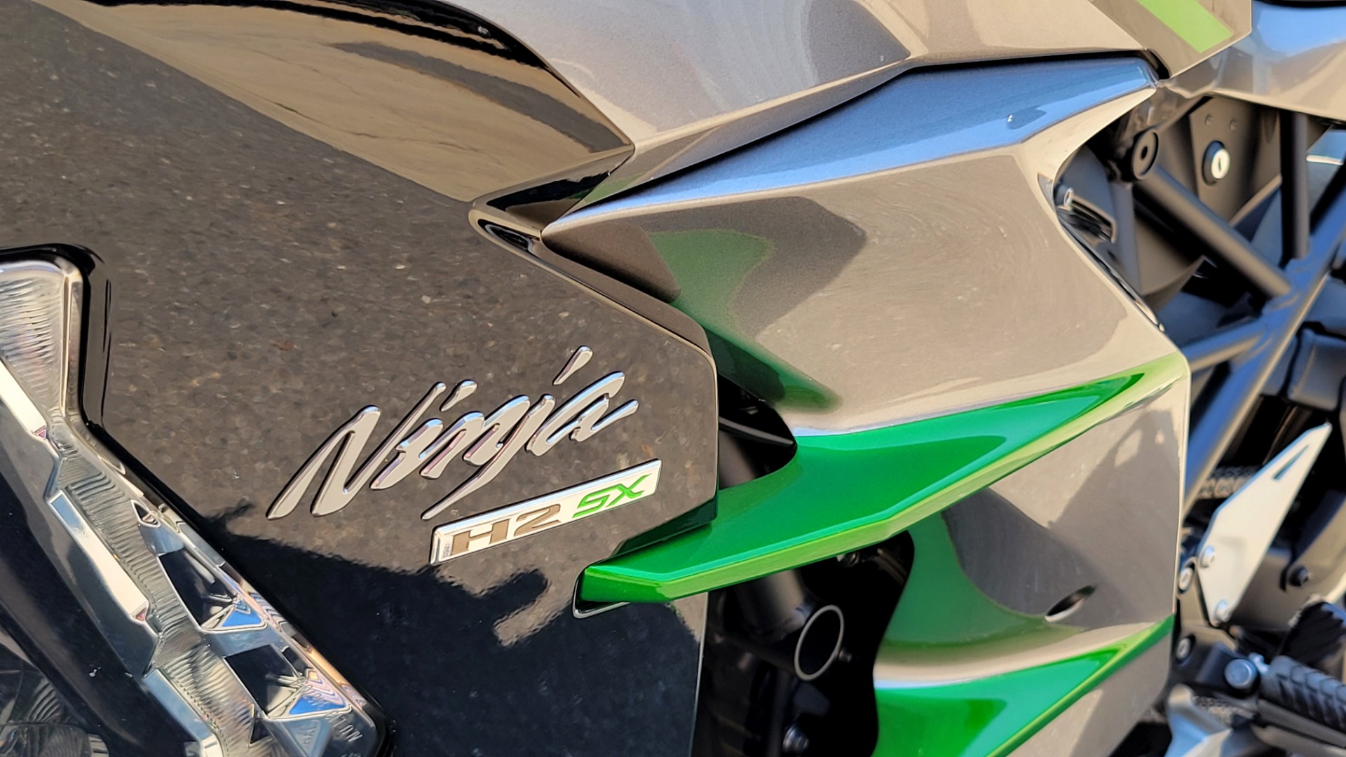 Used 2019 Kawasaki NINJA H2 SX / 998CC 197HP / SPORT TOURING MOTORCYCLE for sale $23,000 at Formula Imports in Charlotte NC 28227 3