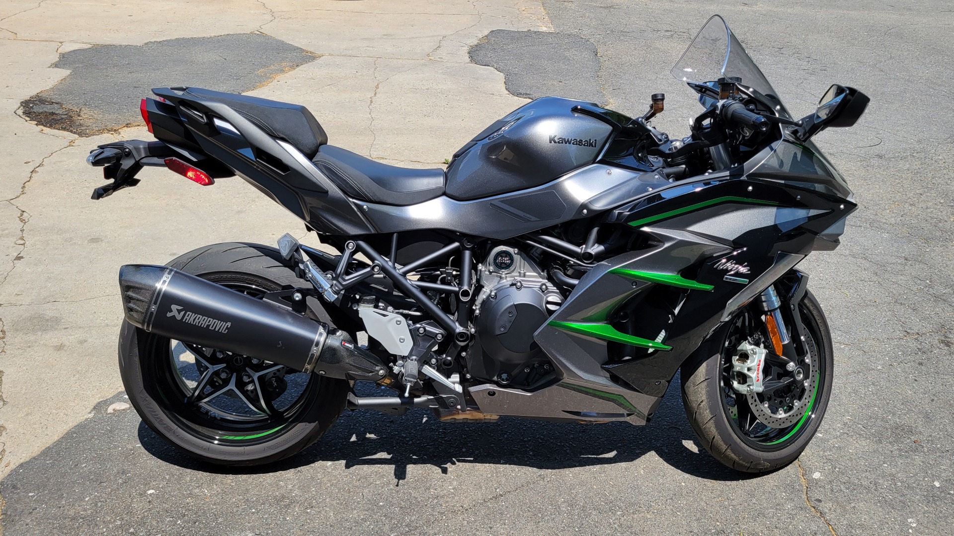Used 2019 Kawasaki NINJA H2 SX / 998CC 197HP / SPORT TOURING MOTORCYCLE for sale $23,000 at Formula Imports in Charlotte NC 28227 5