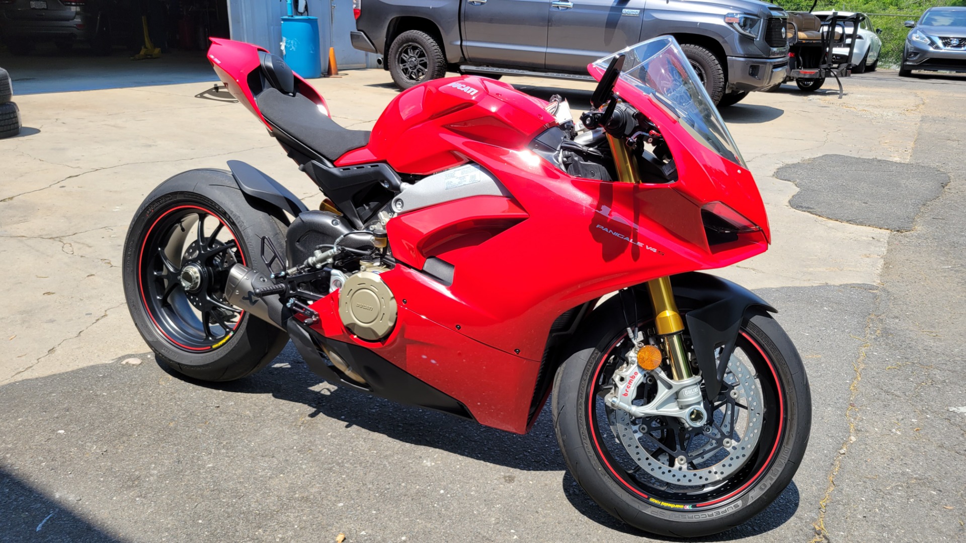 Used 2018 Ducati PANIGALE V4S / 1103CC 214HP / FUEL INJECTED / LOW MILES for sale Sold at Formula Imports in Charlotte NC 28227 3