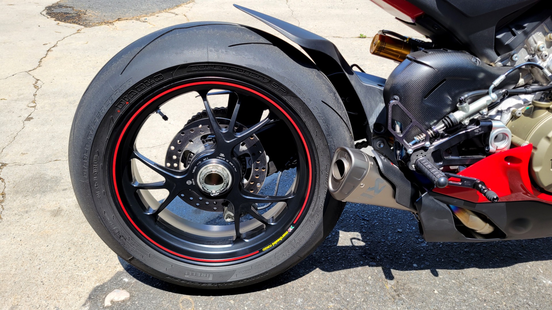 Used 2018 Ducati PANIGALE V4S / 1103CC 214HP / FUEL INJECTED / LOW MILES for sale Sold at Formula Imports in Charlotte NC 28227 5