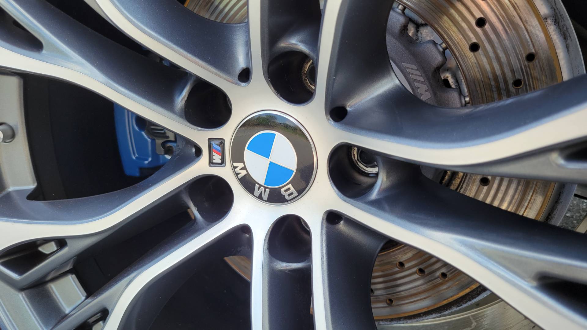 Used 2016 BMW X6 M 567HP / EXECUTIVE / DRVR ASST / PARK ASST / NAV / SUNROOF / CAMERA for sale $49,995 at Formula Imports in Charlotte NC 28227 103