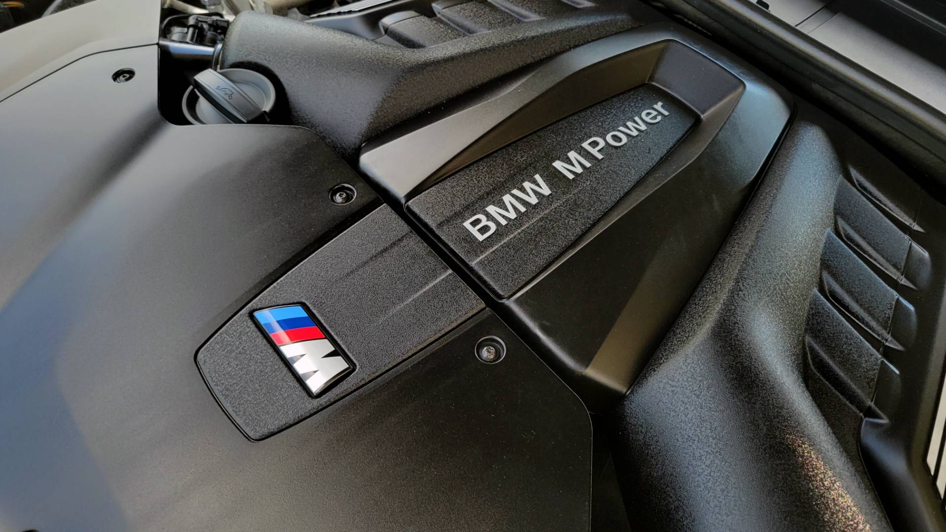 Used 2016 BMW X6 M 567HP / EXECUTIVE / DRVR ASST / PARK ASST / NAV / SUNROOF / CAMERA for sale $49,995 at Formula Imports in Charlotte NC 28227 14