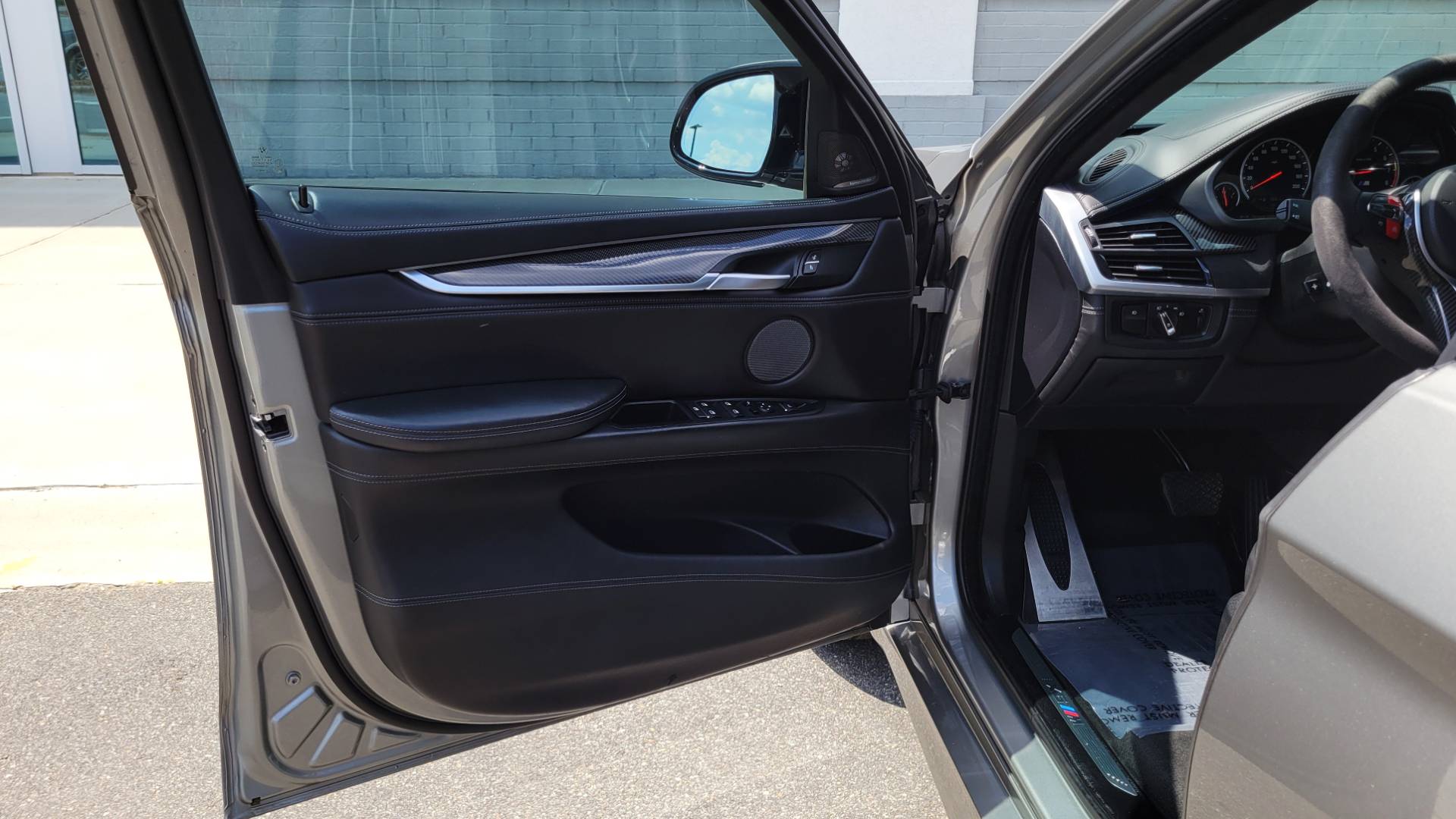 Used 2016 BMW X6 M 567HP / EXECUTIVE / DRVR ASST / PARK ASST / NAV / SUNROOF / CAMERA for sale $49,995 at Formula Imports in Charlotte NC 28227 33