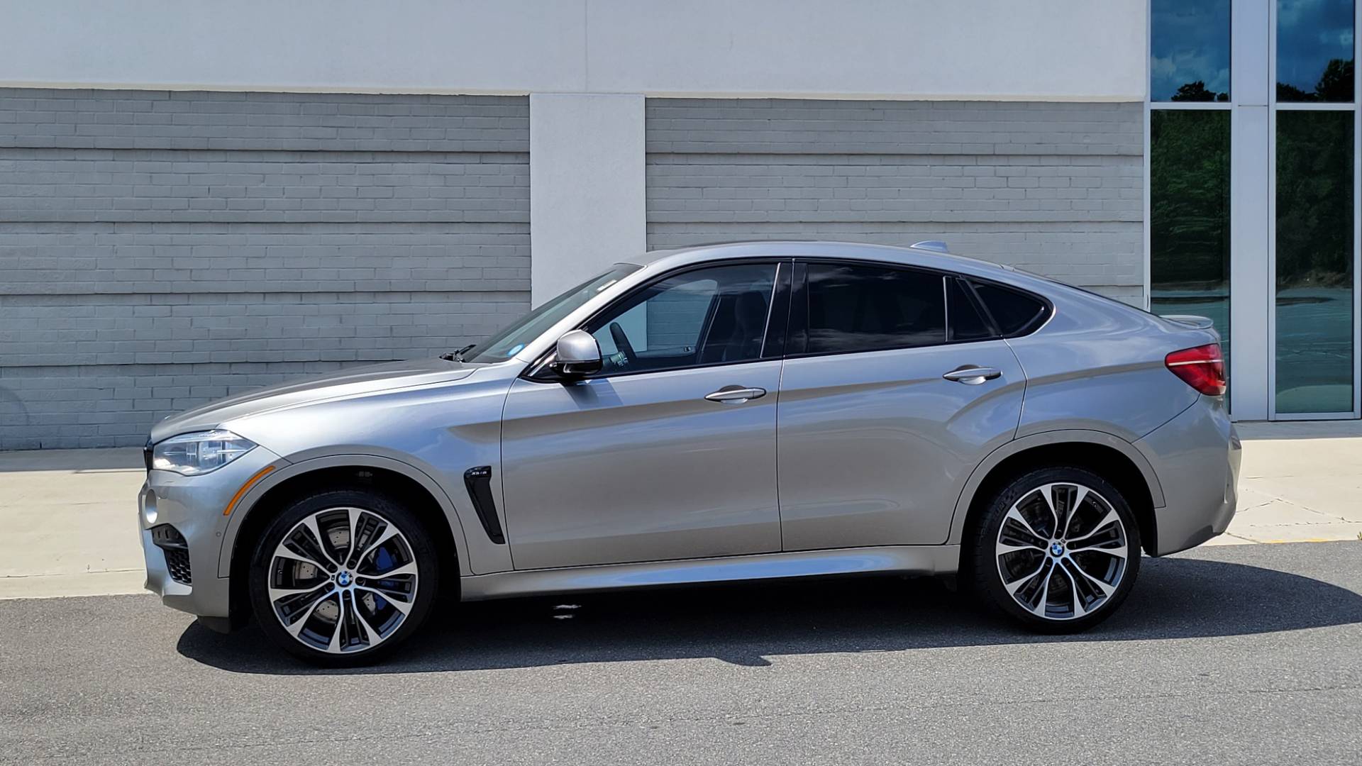 Used 2016 BMW X6 M 567HP / EXECUTIVE / DRVR ASST / PARK ASST / NAV / SUNROOF / CAMERA for sale $49,995 at Formula Imports in Charlotte NC 28227 4