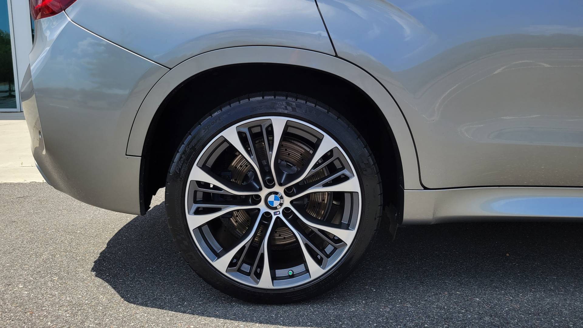 Used 2016 BMW X6 M 567HP / EXECUTIVE / DRVR ASST / PARK ASST / NAV / SUNROOF / CAMERA for sale Sold at Formula Imports in Charlotte NC 28227 97