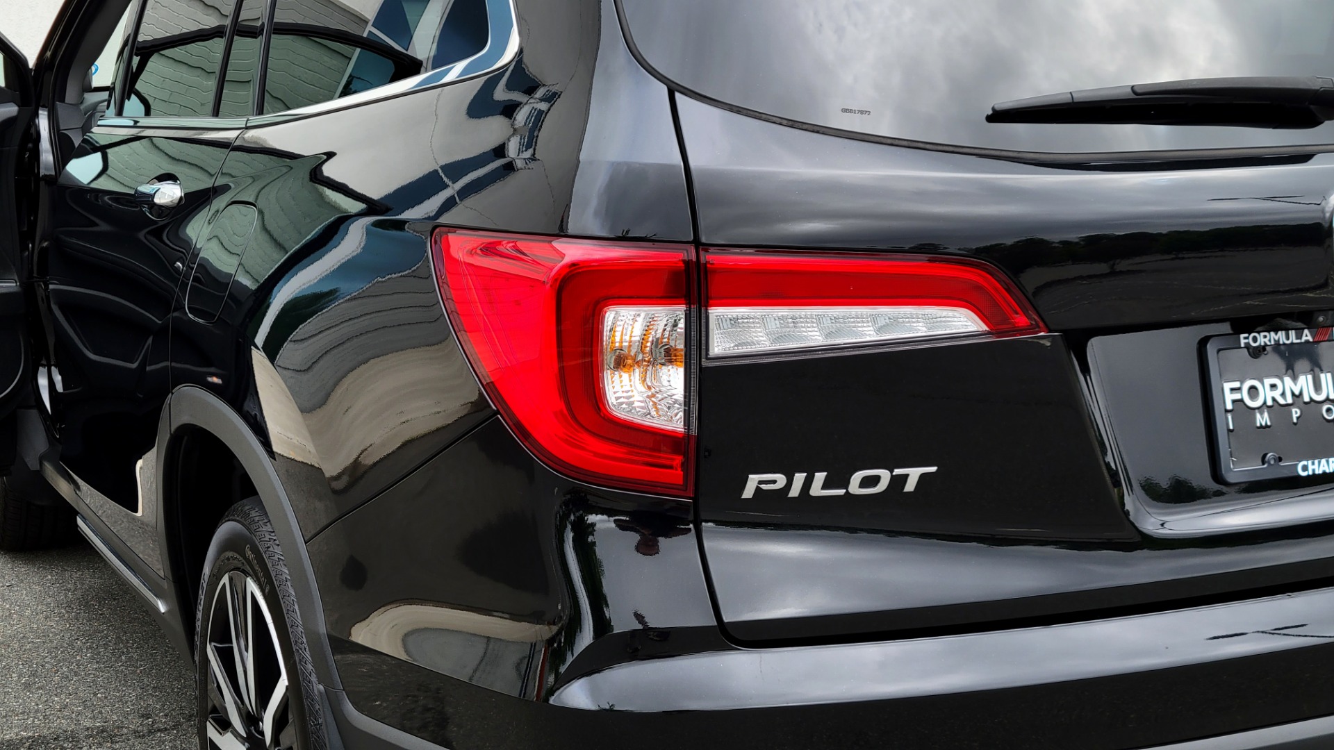 Used 2020 Honda PILOT TOURING 7-PASSENGER / NAV / SUNROOF / ENTERTAINMENT / 3-ROW for sale Sold at Formula Imports in Charlotte NC 28227 35