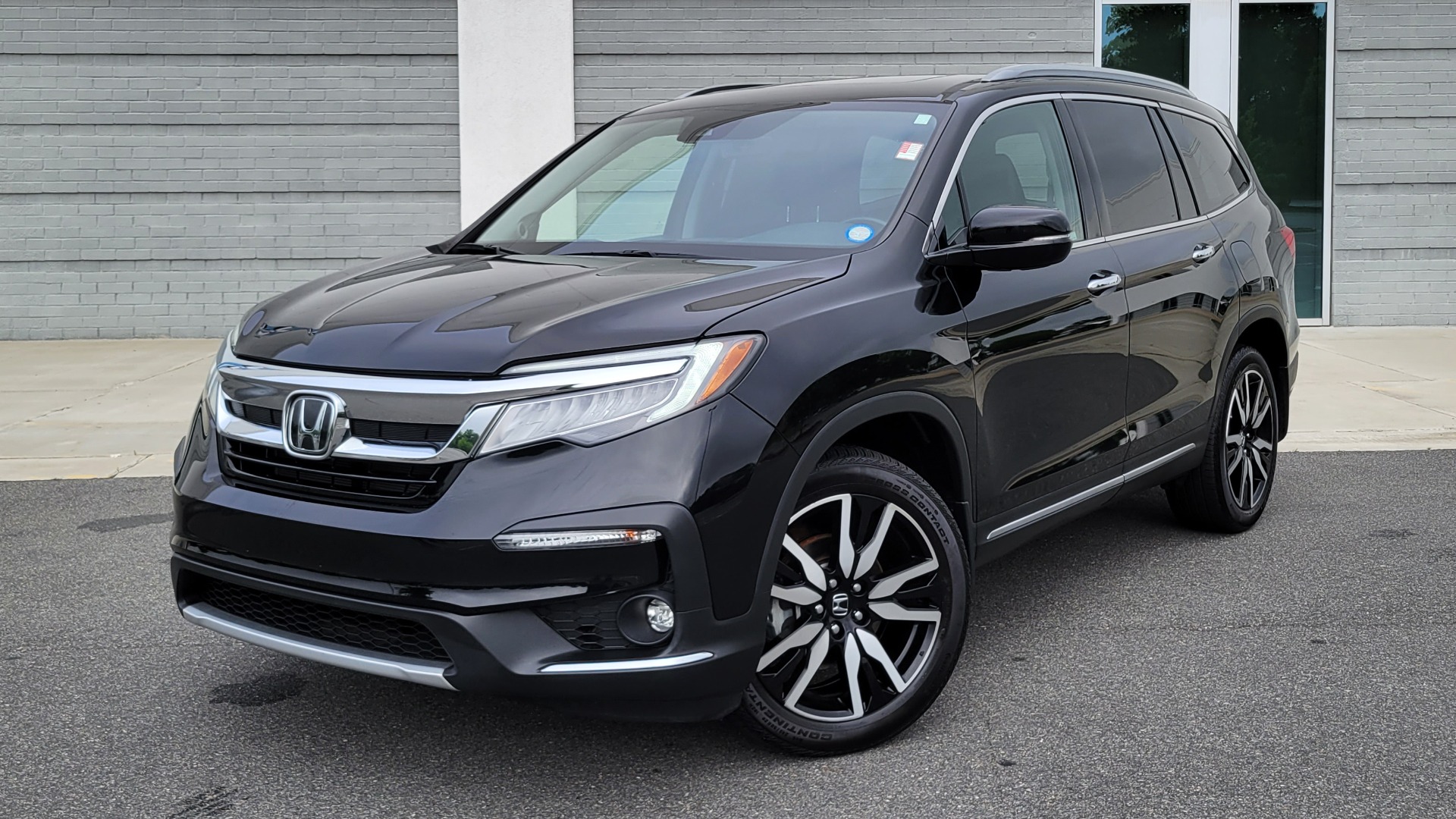 Used 2020 Honda PILOT TOURING 7-PASSENGER / NAV / SUNROOF / ENTERTAINMENT / 3-ROW for sale Sold at Formula Imports in Charlotte NC 28227 6