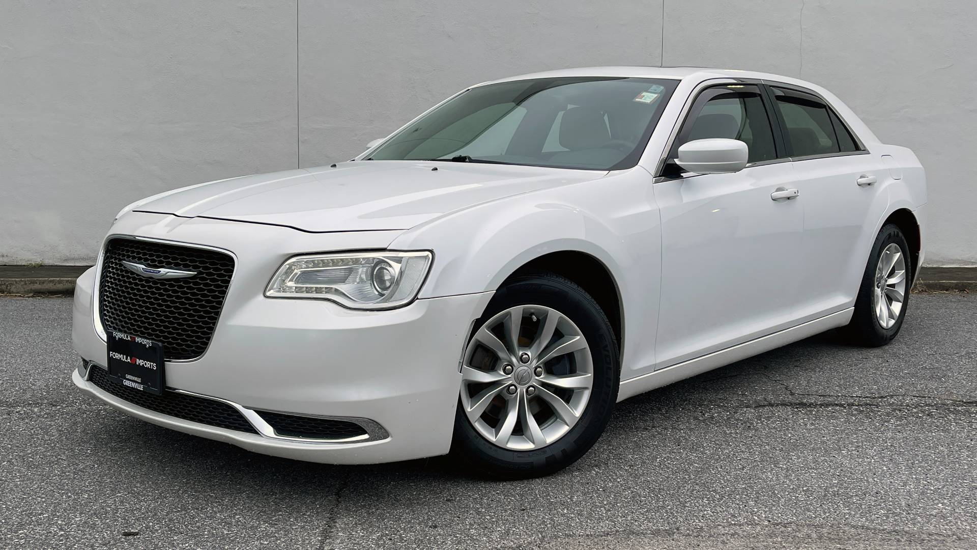 Used 2016 Chrysler 300 LIMITED 3.6L SEDAN / NAV / PANO-ROOF / AUTOMATIC CLIMATE / REARVIEW for sale Sold at Formula Imports in Charlotte NC 28227 1