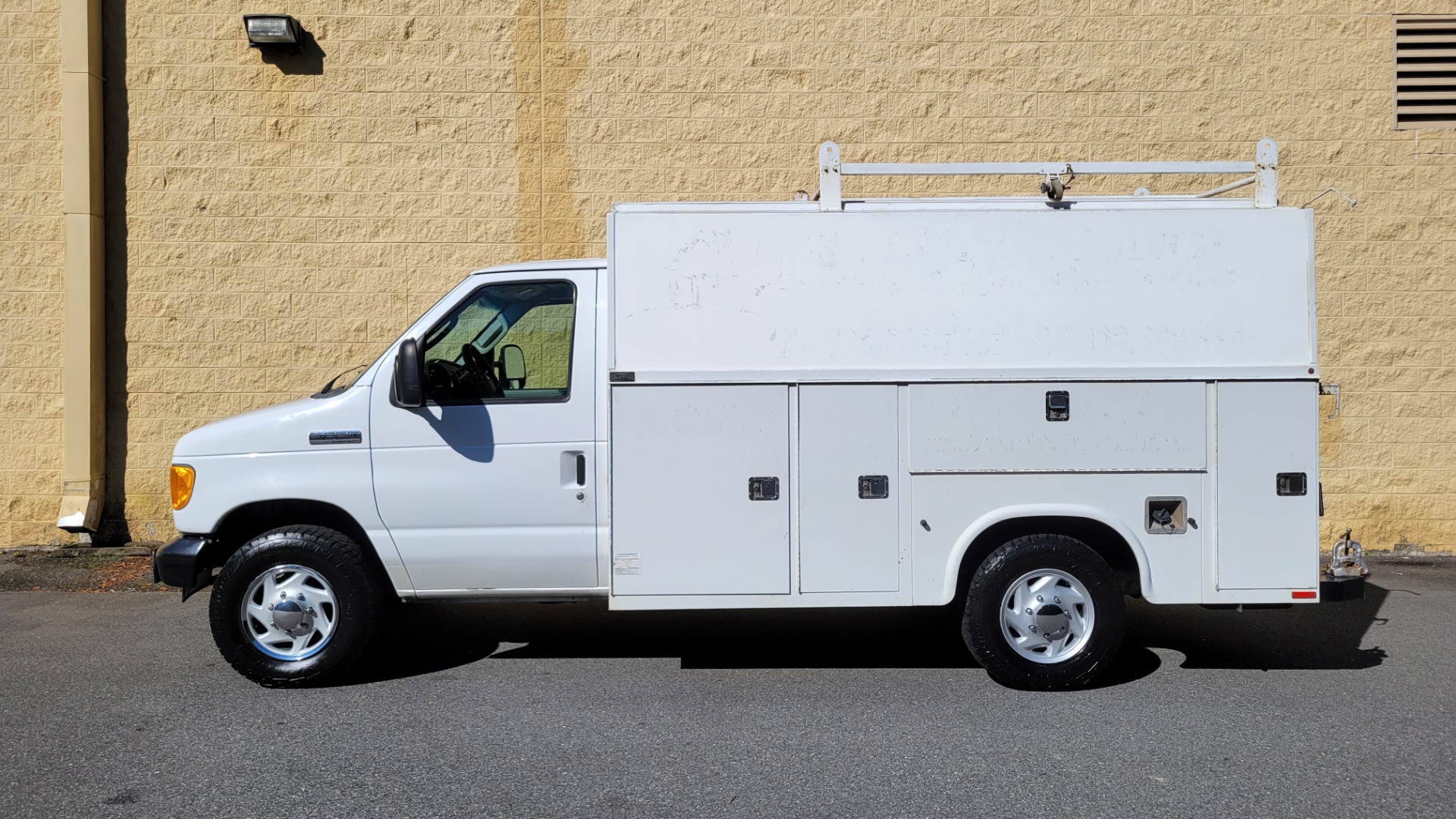 Used 2007 Ford Econoline Commercial Cutaway for sale Sold at Formula Imports in Charlotte NC 28227 3