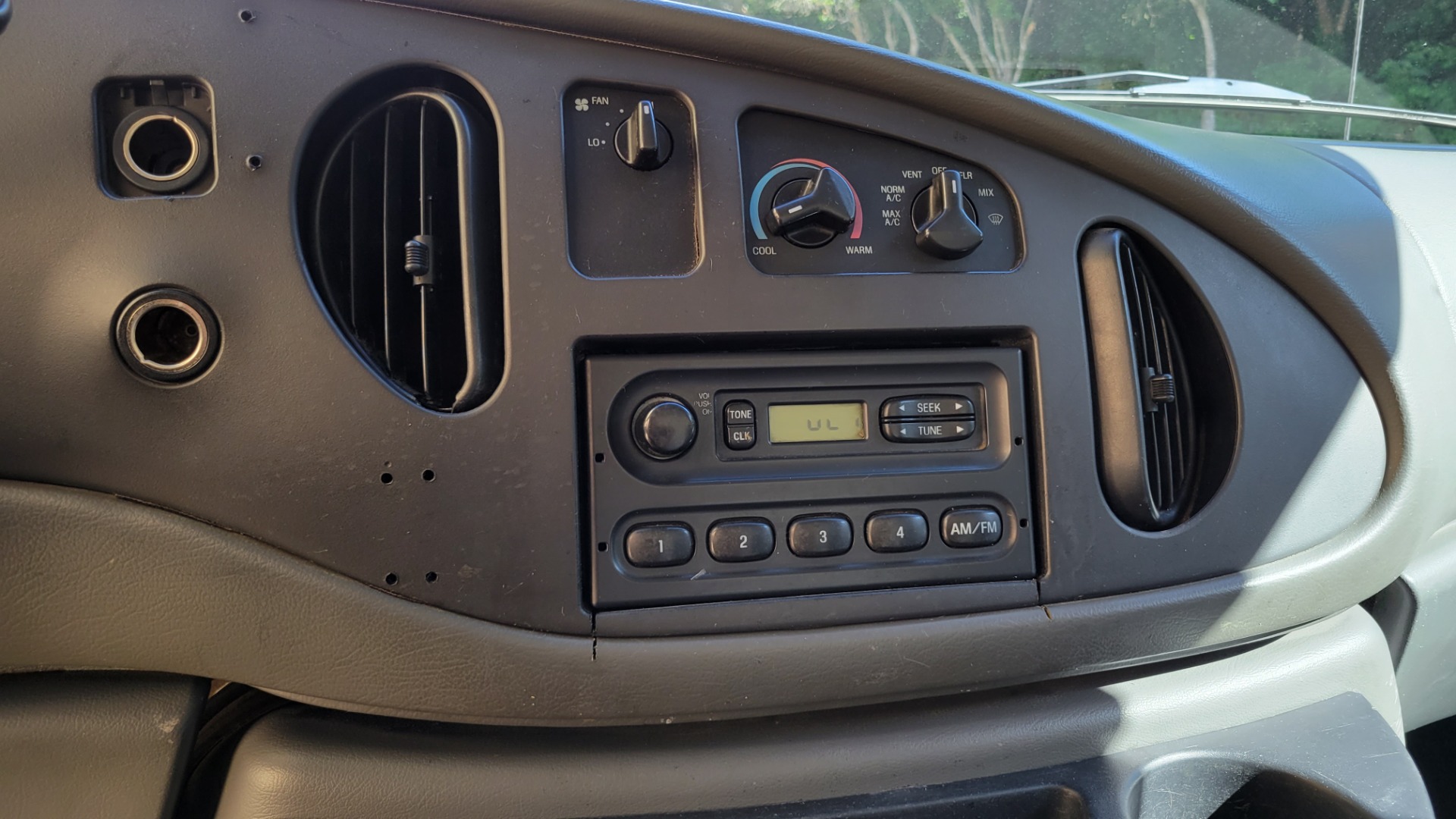 Used 2007 Ford Econoline Commercial Cutaway for sale Sold at Formula Imports in Charlotte NC 28227 35