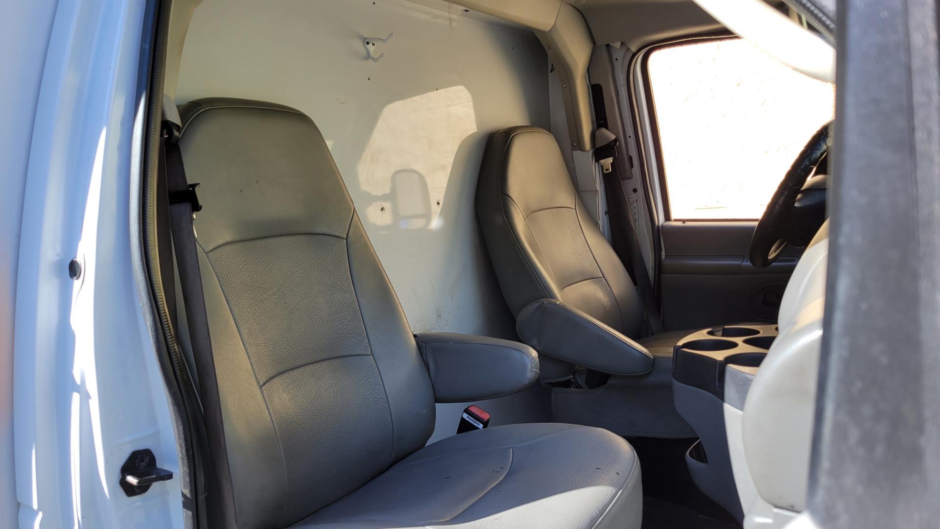 Used 2007 Ford Econoline Commercial Cutaway for sale Sold at Formula Imports in Charlotte NC 28227 40