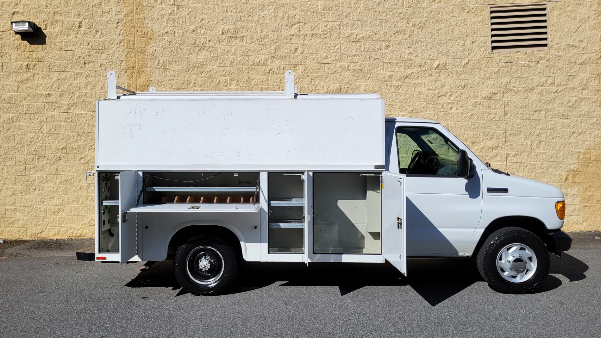 Used 2007 Ford Econoline Commercial Cutaway for sale Sold at Formula Imports in Charlotte NC 28227 8