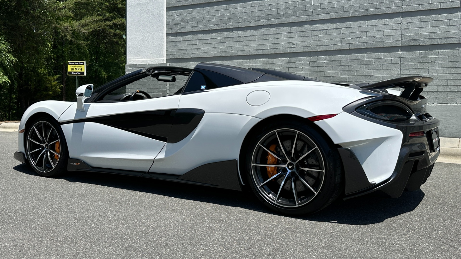 Used 2020 McLaren 600LT SPIDER / FRONT PPF / LEATHER INT / MSO BELTS / CARBON FIBER INT for sale Sold at Formula Imports in Charlotte NC 28227 5