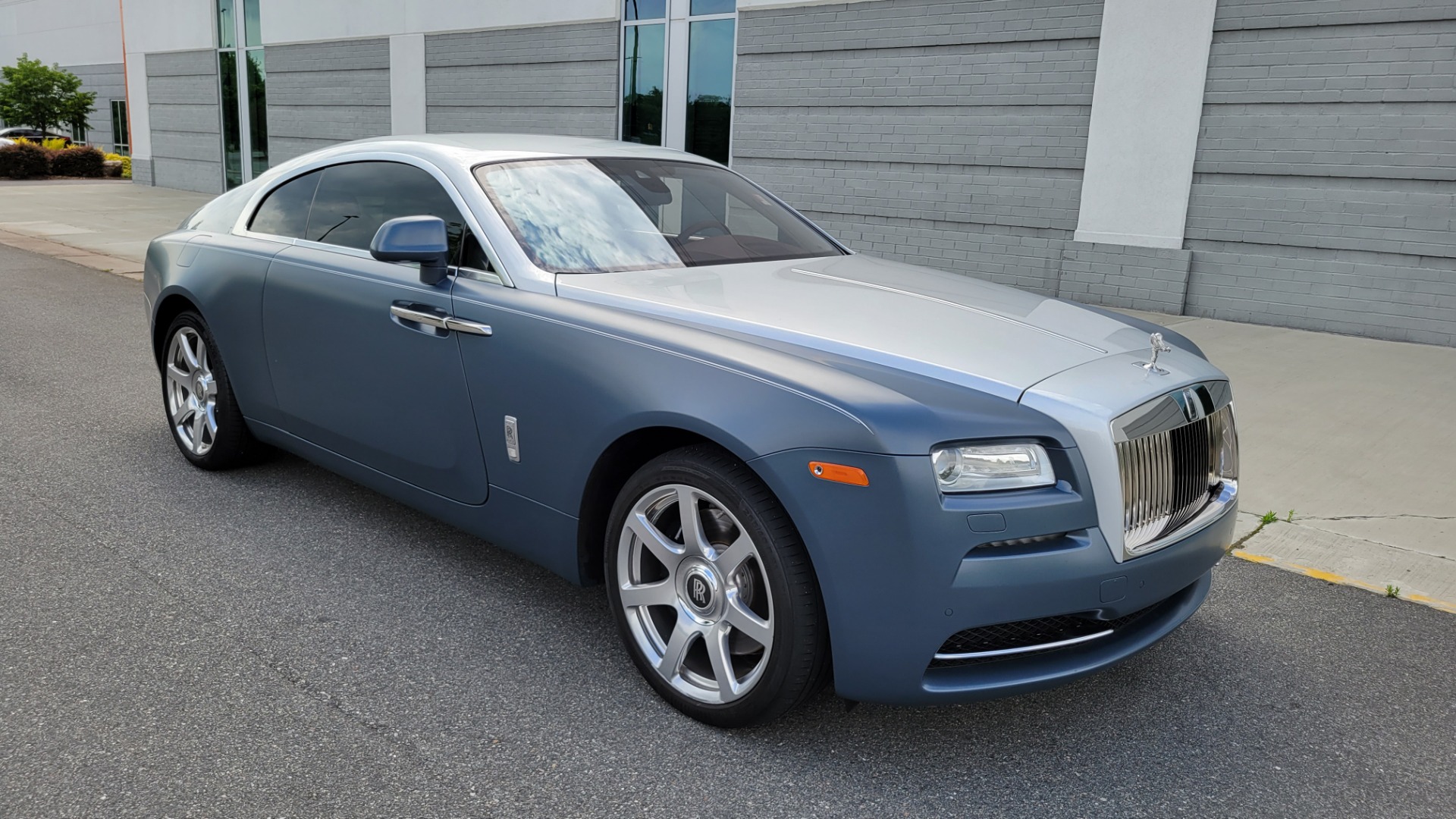 Used 2016 Rolls-Royce WRAITH COUPE / 6.6L V12 624HP / 8-SPD AUTO / NAV / STARLIGHT / REARVIEW for sale Sold at Formula Imports in Charlotte NC 28227 3