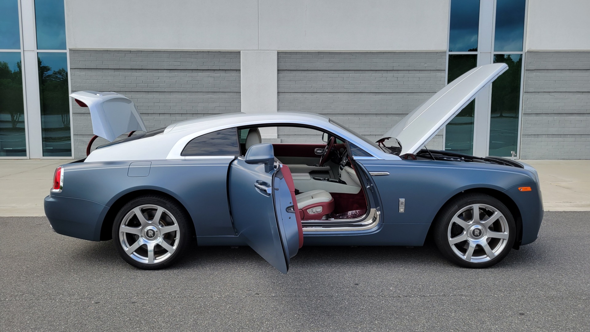 Used 2016 Rolls-Royce WRAITH COUPE / 6.6L V12 624HP / 8-SPD AUTO / NAV / STARLIGHT / REARVIEW for sale Sold at Formula Imports in Charlotte NC 28227 59